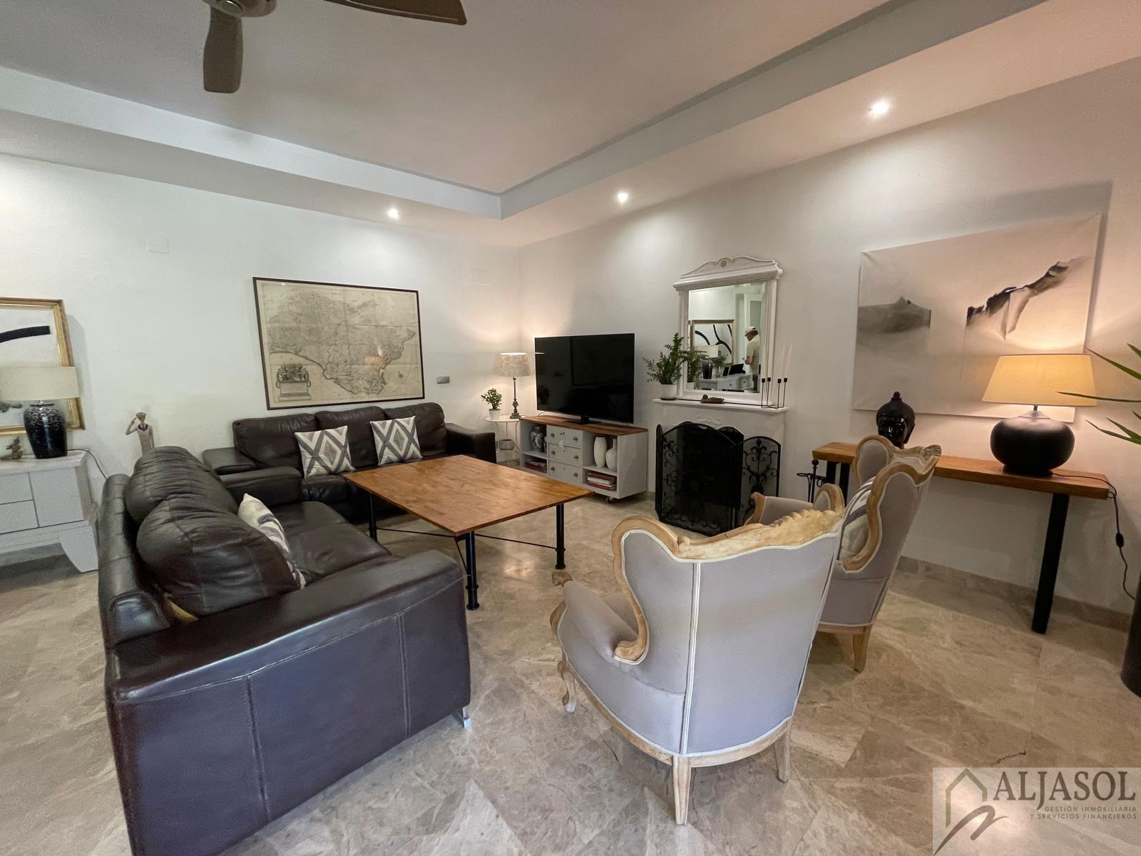 Venta de chalet en Tomares