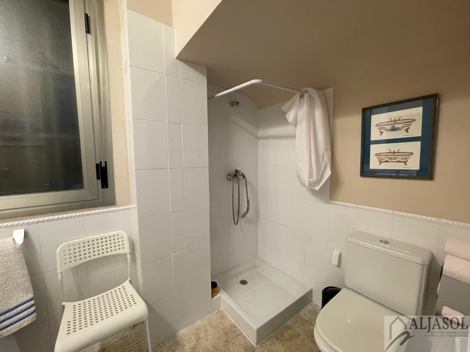 Venta de chalet en Tomares