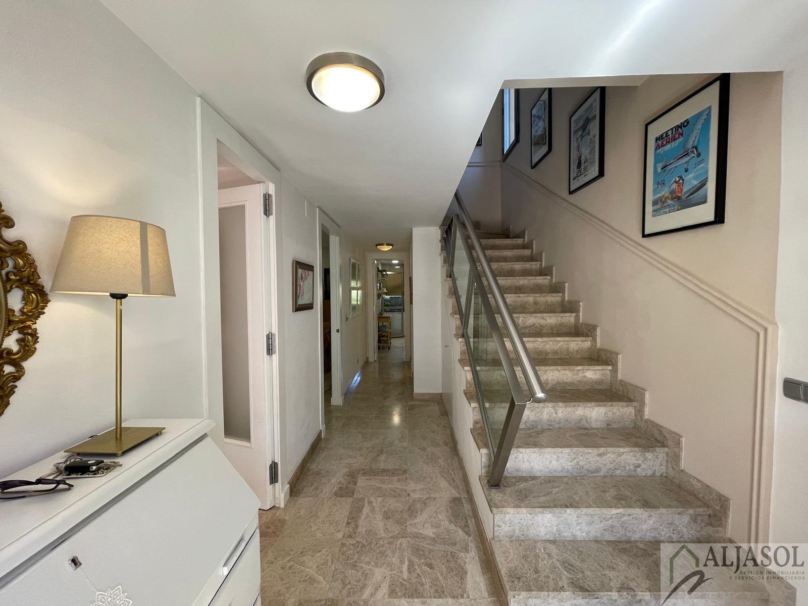 Venta de chalet en Tomares