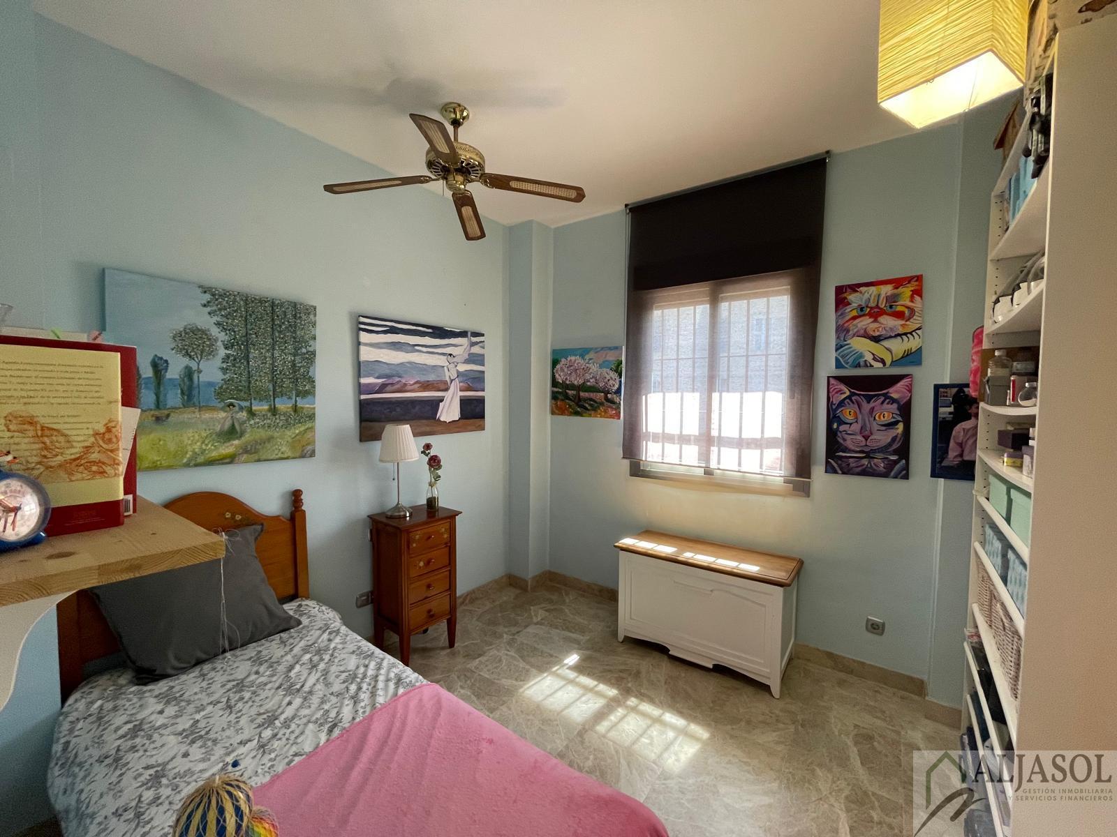 Venta de chalet en Tomares