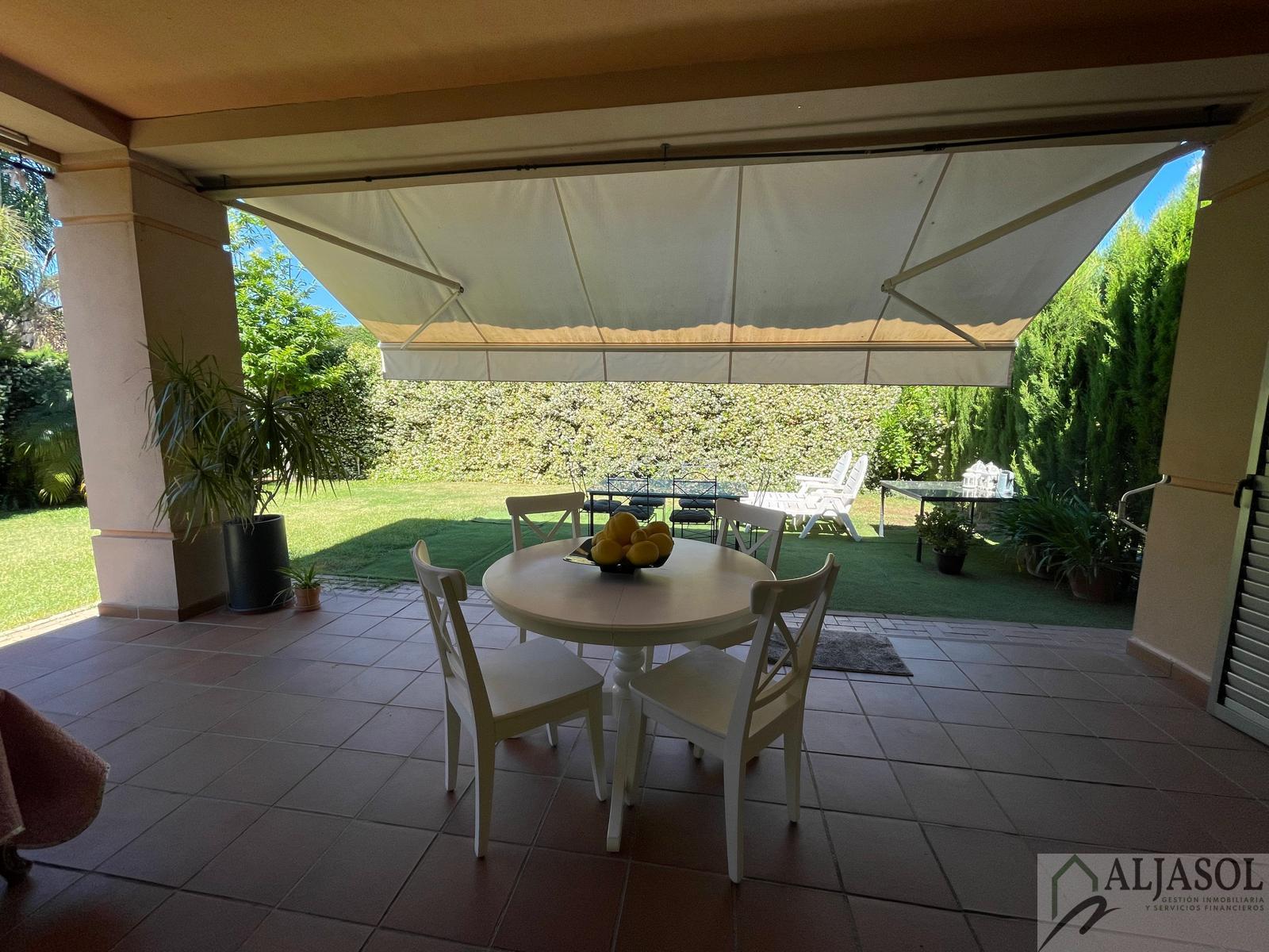 Venta de chalet en Tomares