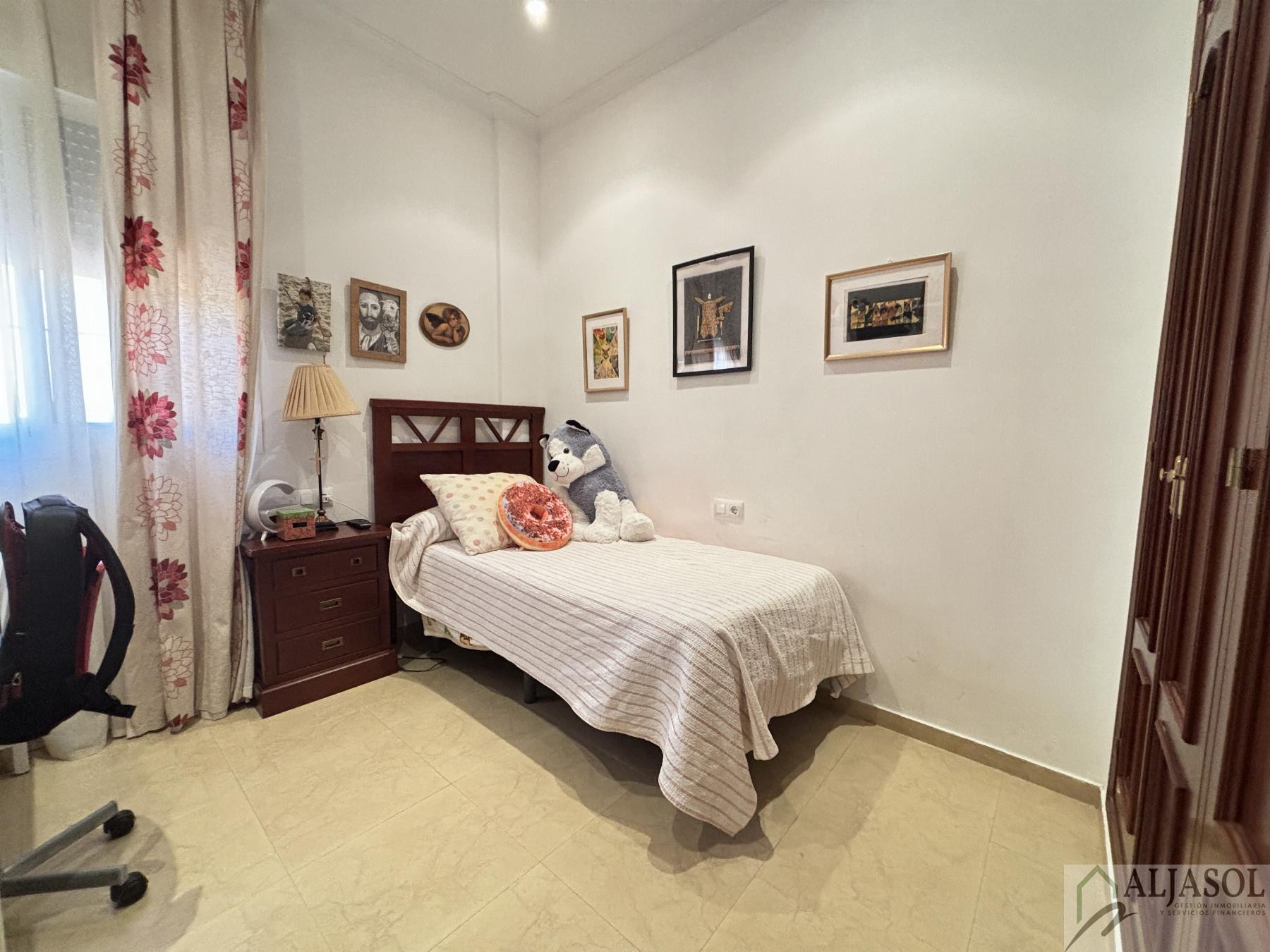 For sale of house in Salteras