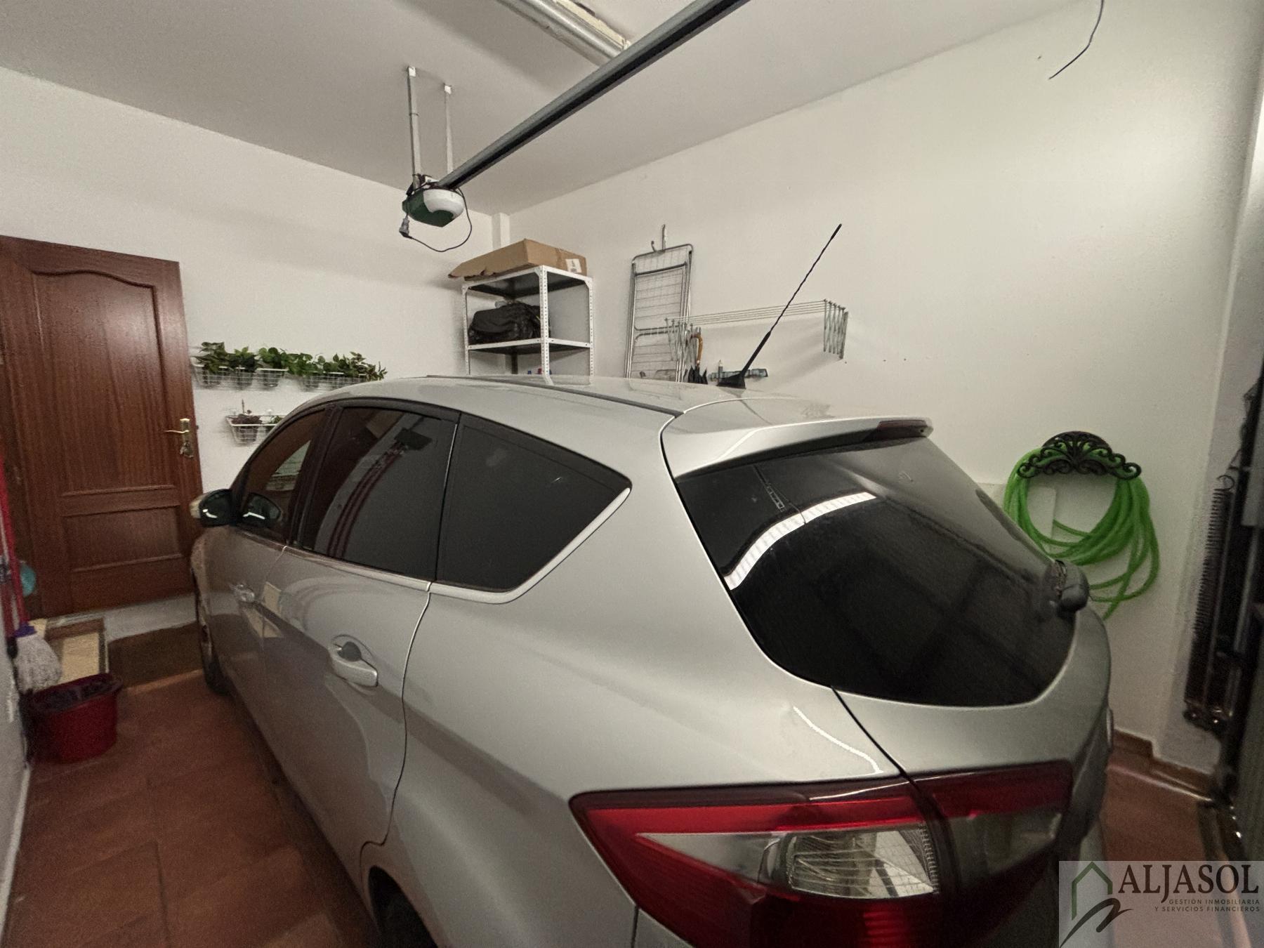 For sale of house in Salteras