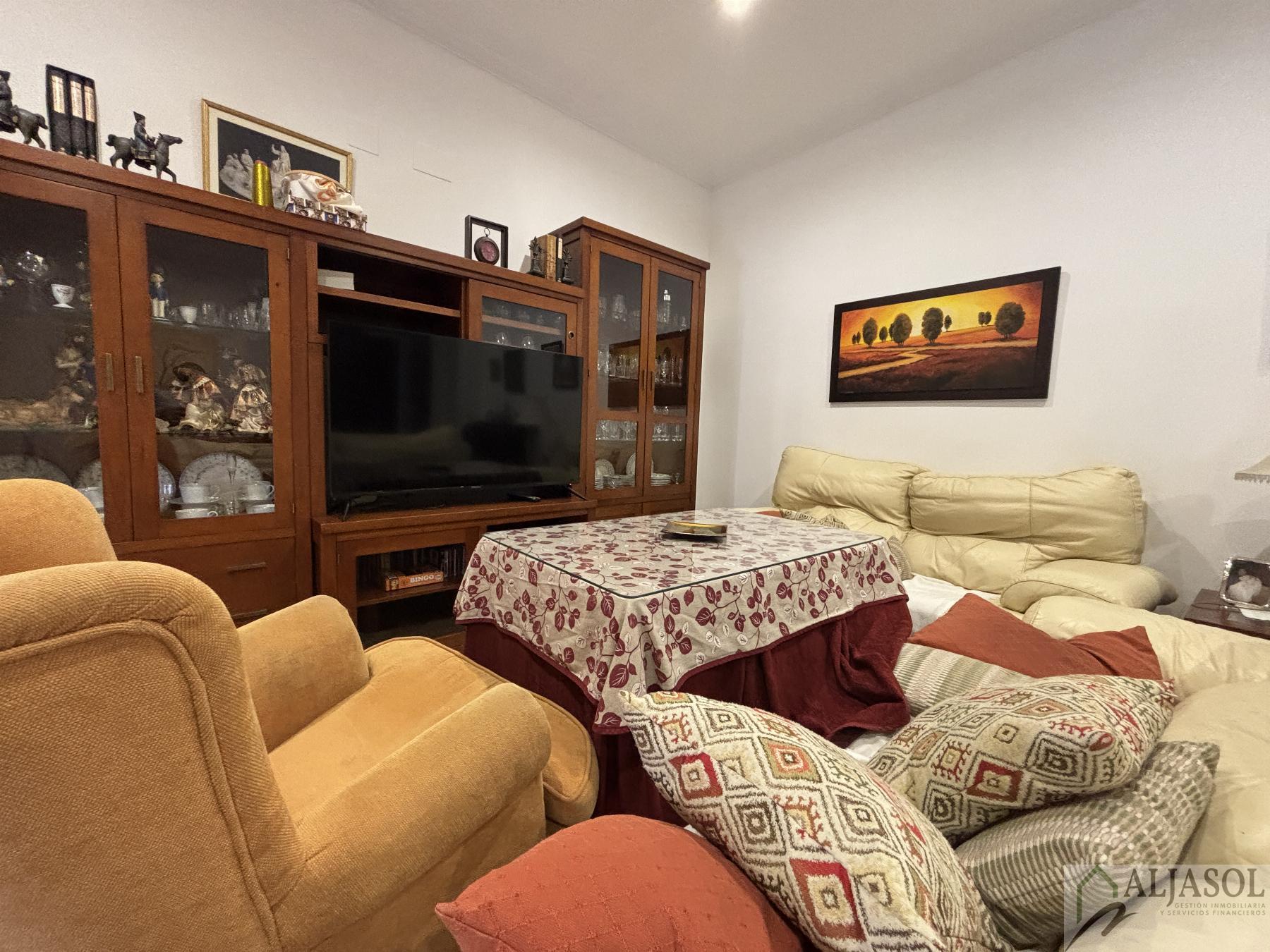 For sale of house in Salteras