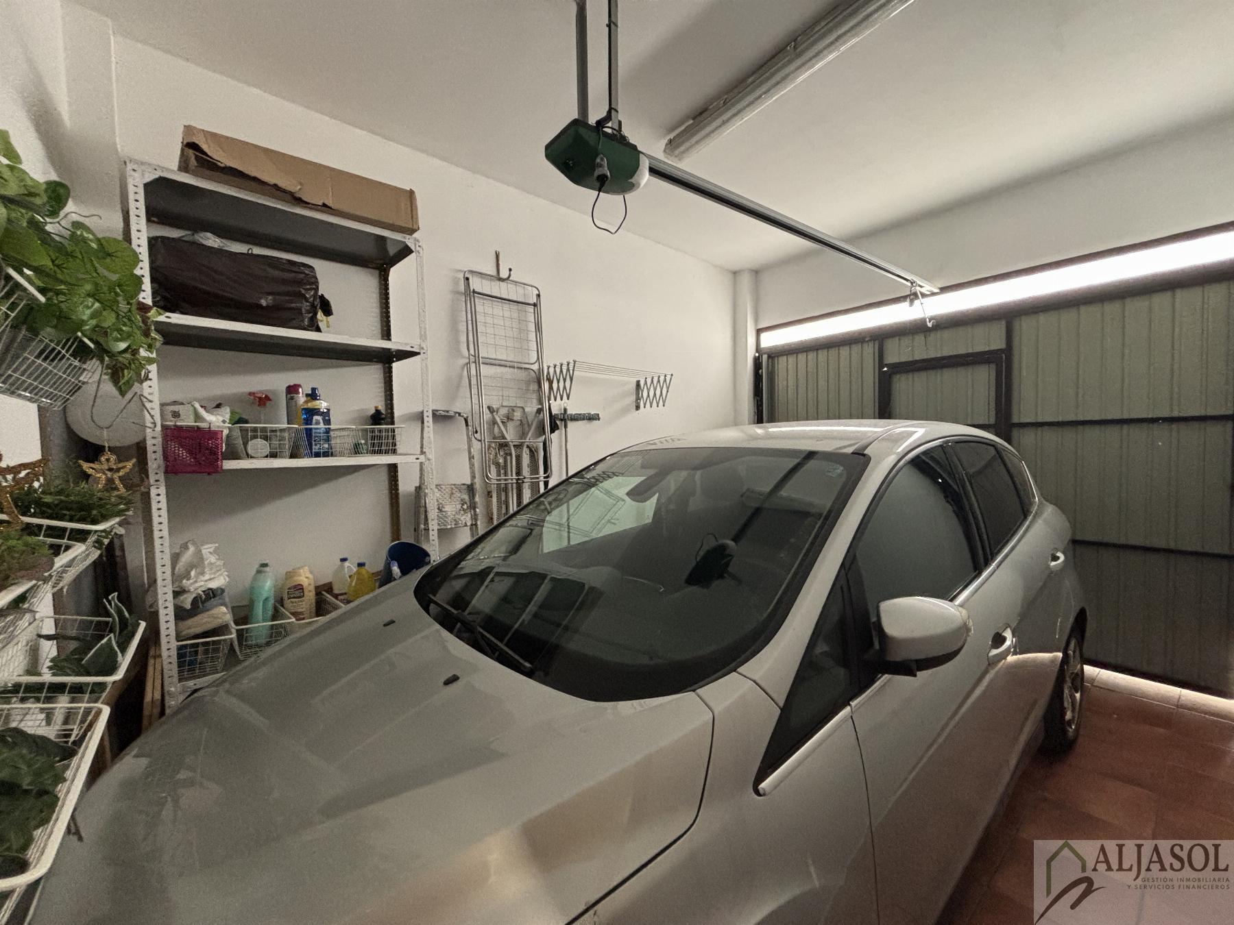 For sale of house in Salteras