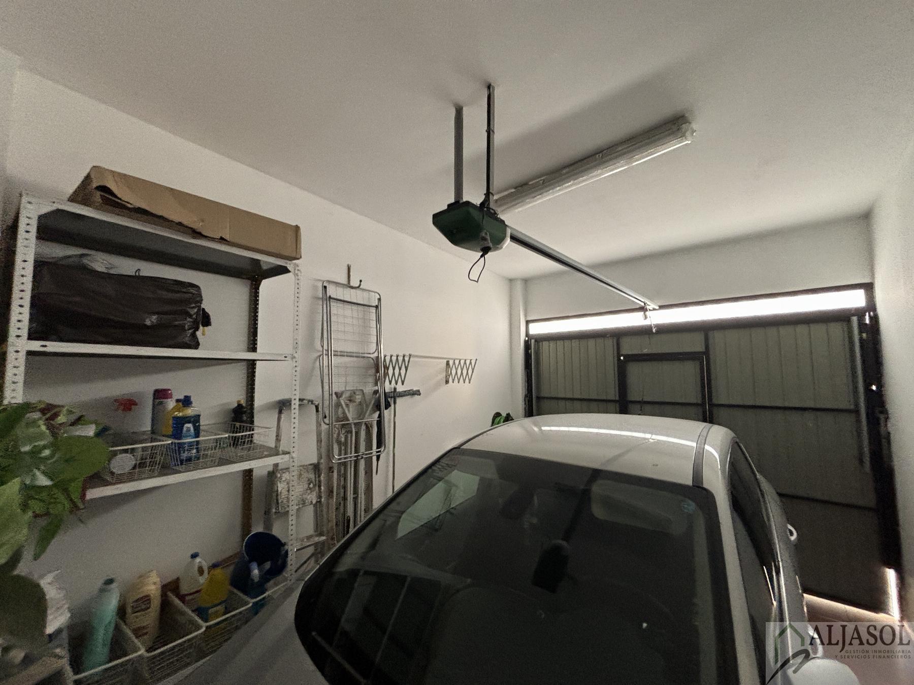 For sale of house in Salteras