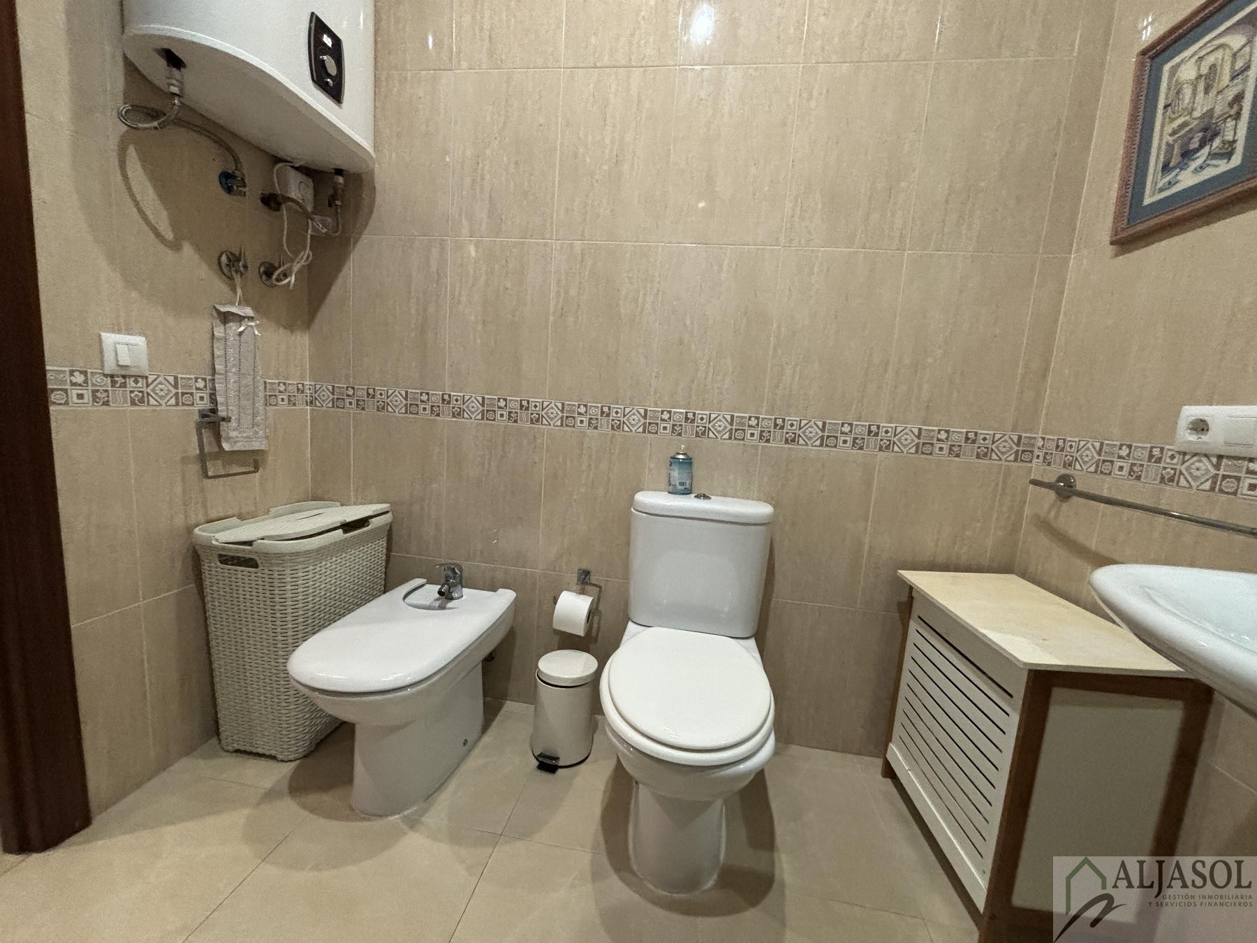 For sale of house in Salteras