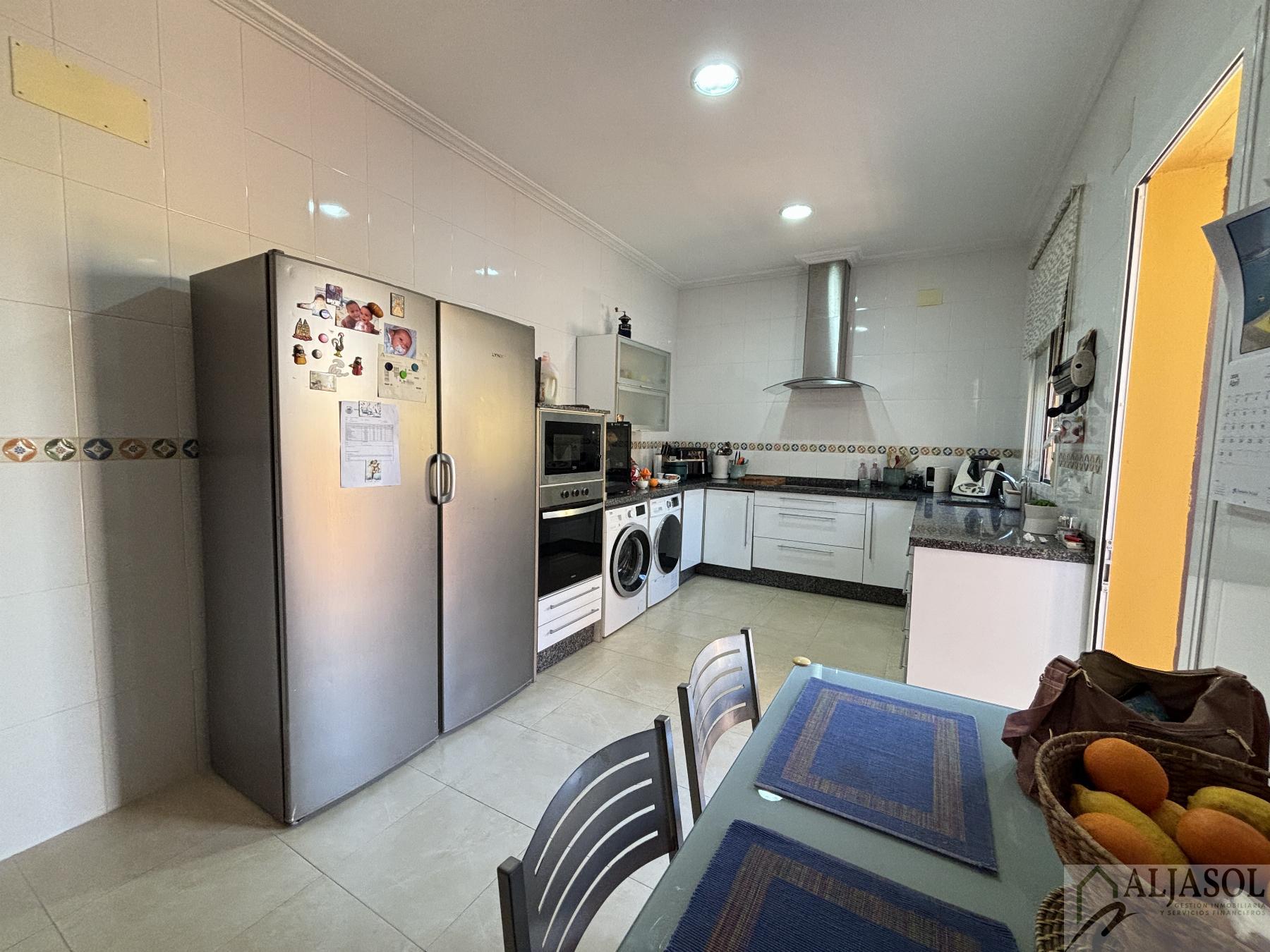 For sale of house in Salteras