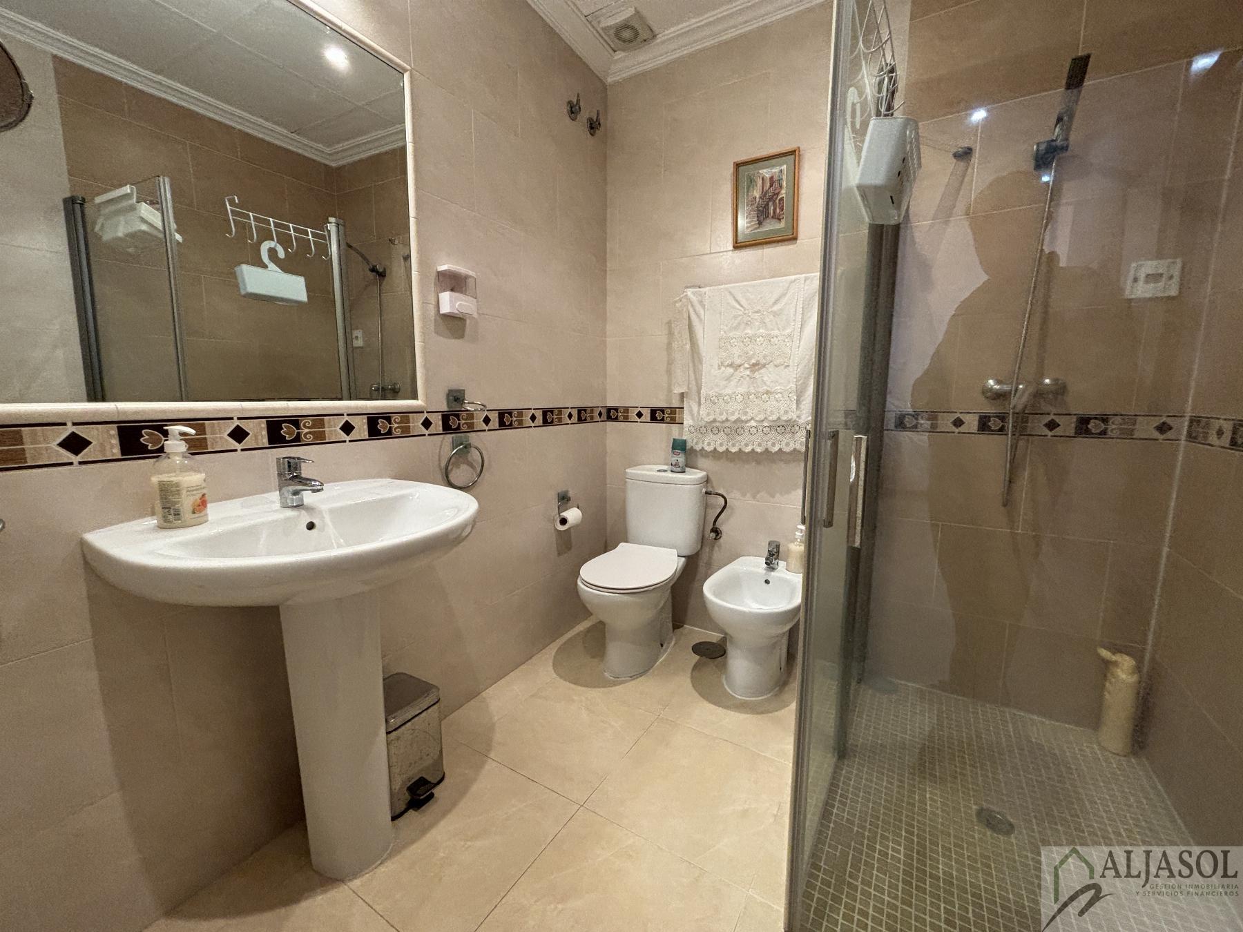 For sale of house in Salteras