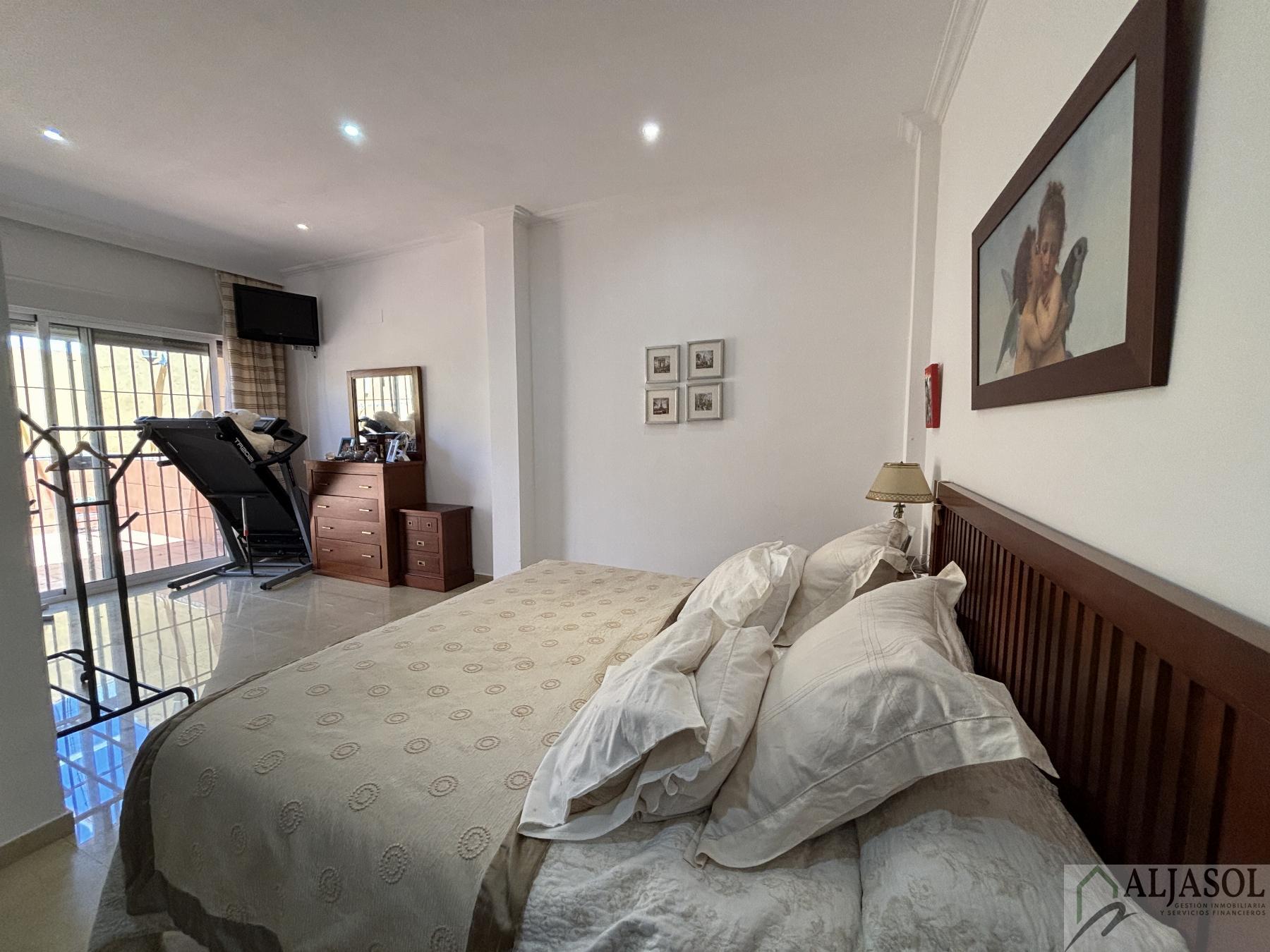 For sale of house in Salteras