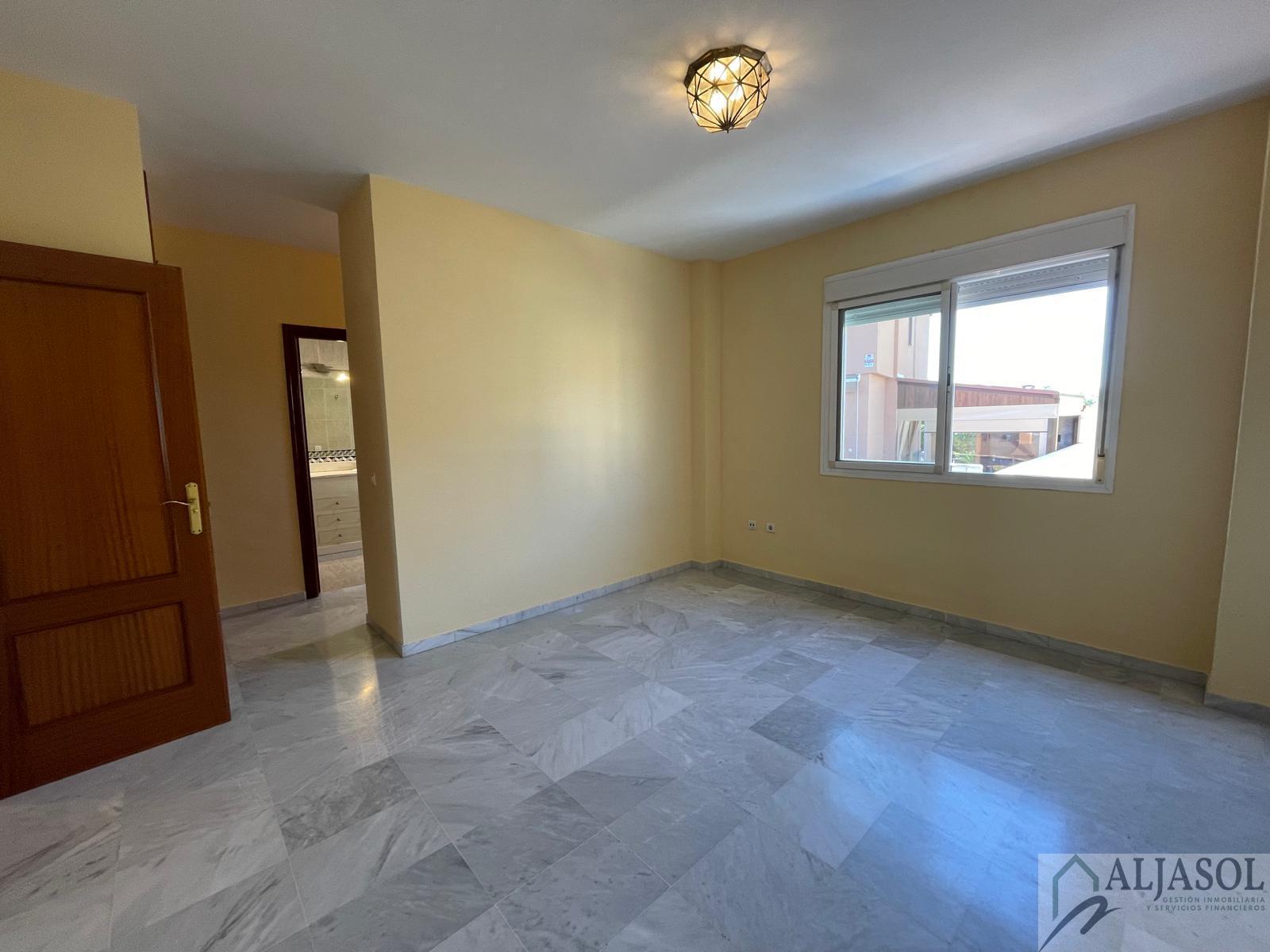 For sale of house in Gines