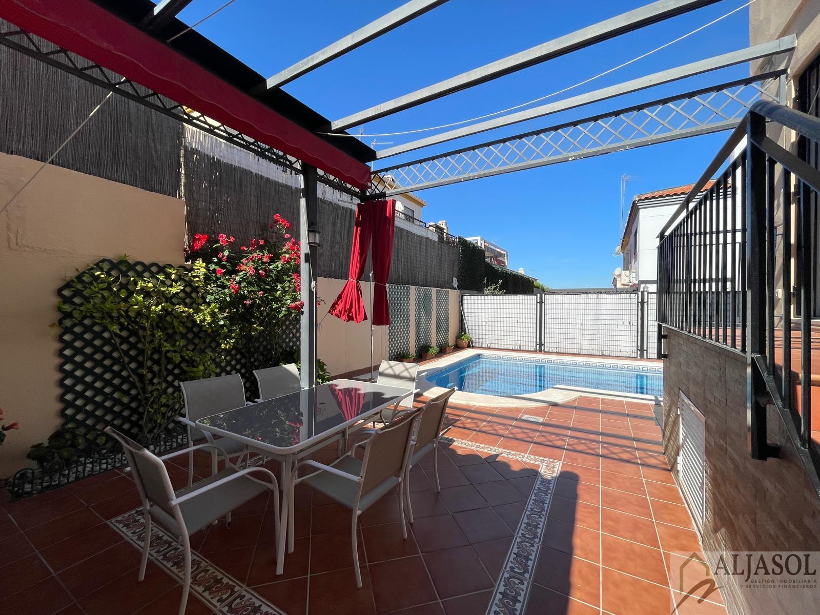 For sale of house in Gines