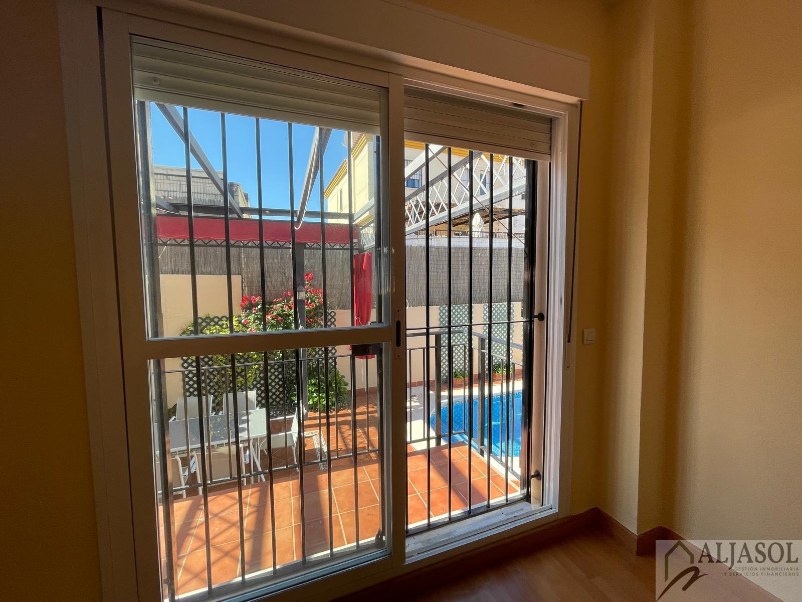 For sale of house in Gines