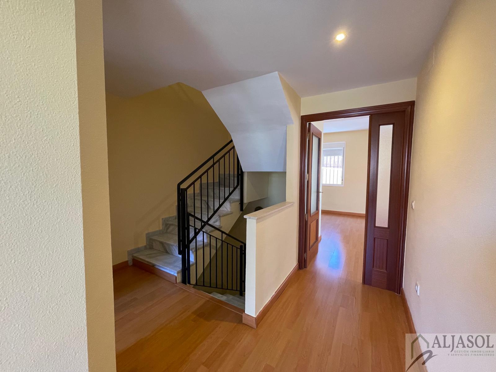 For sale of house in Gines