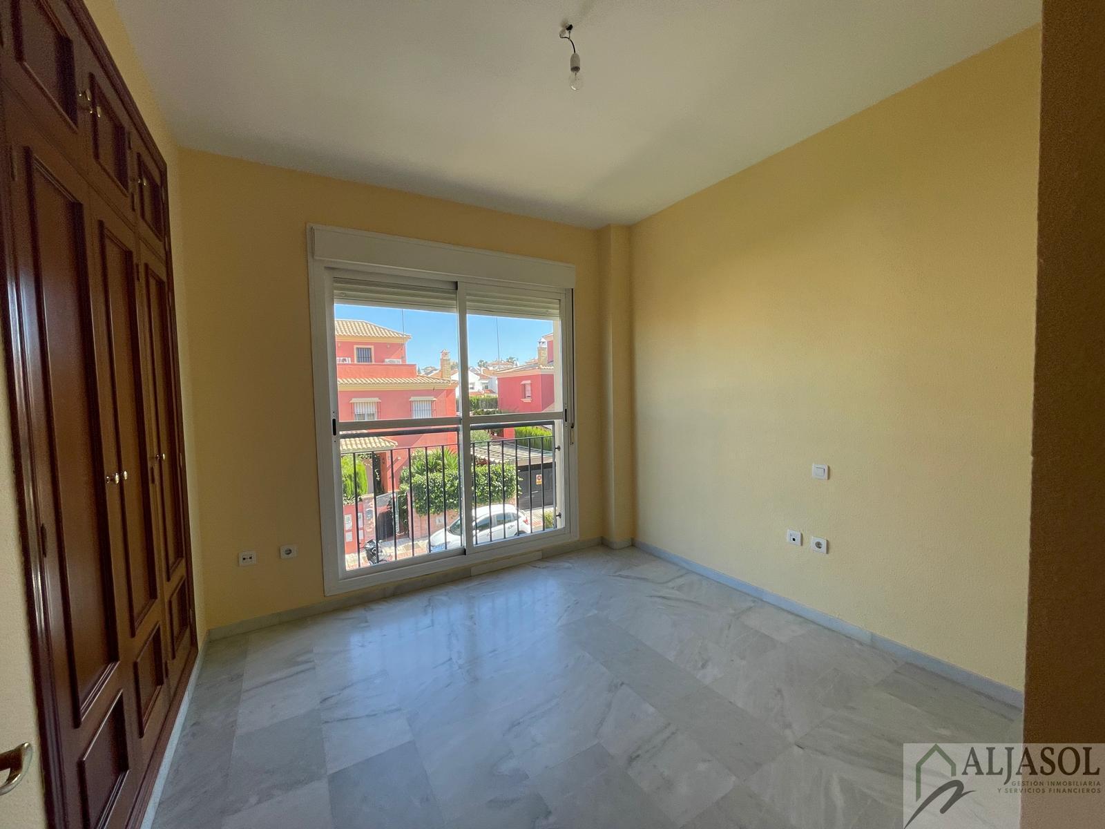 For sale of house in Gines