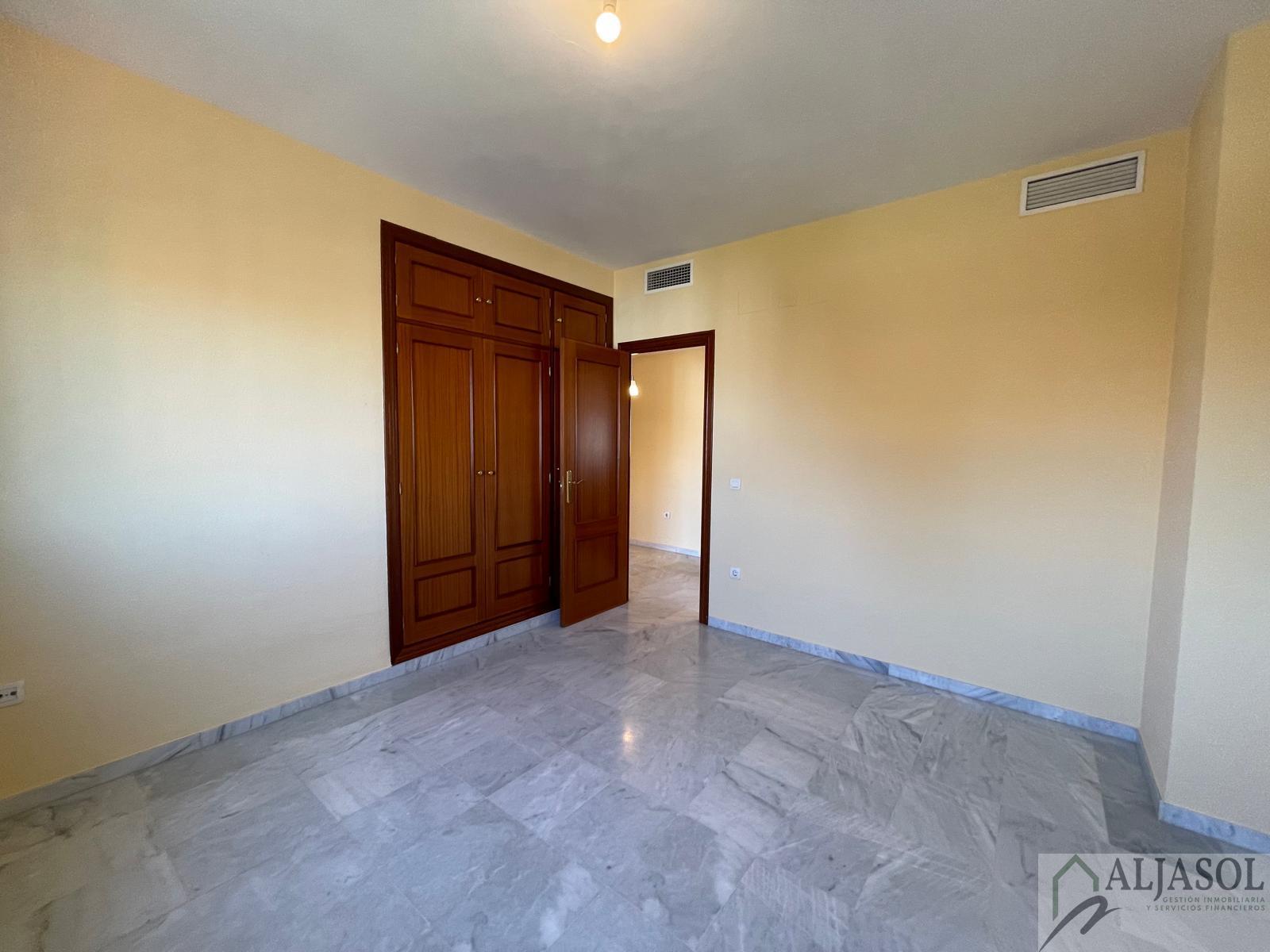 For sale of house in Gines