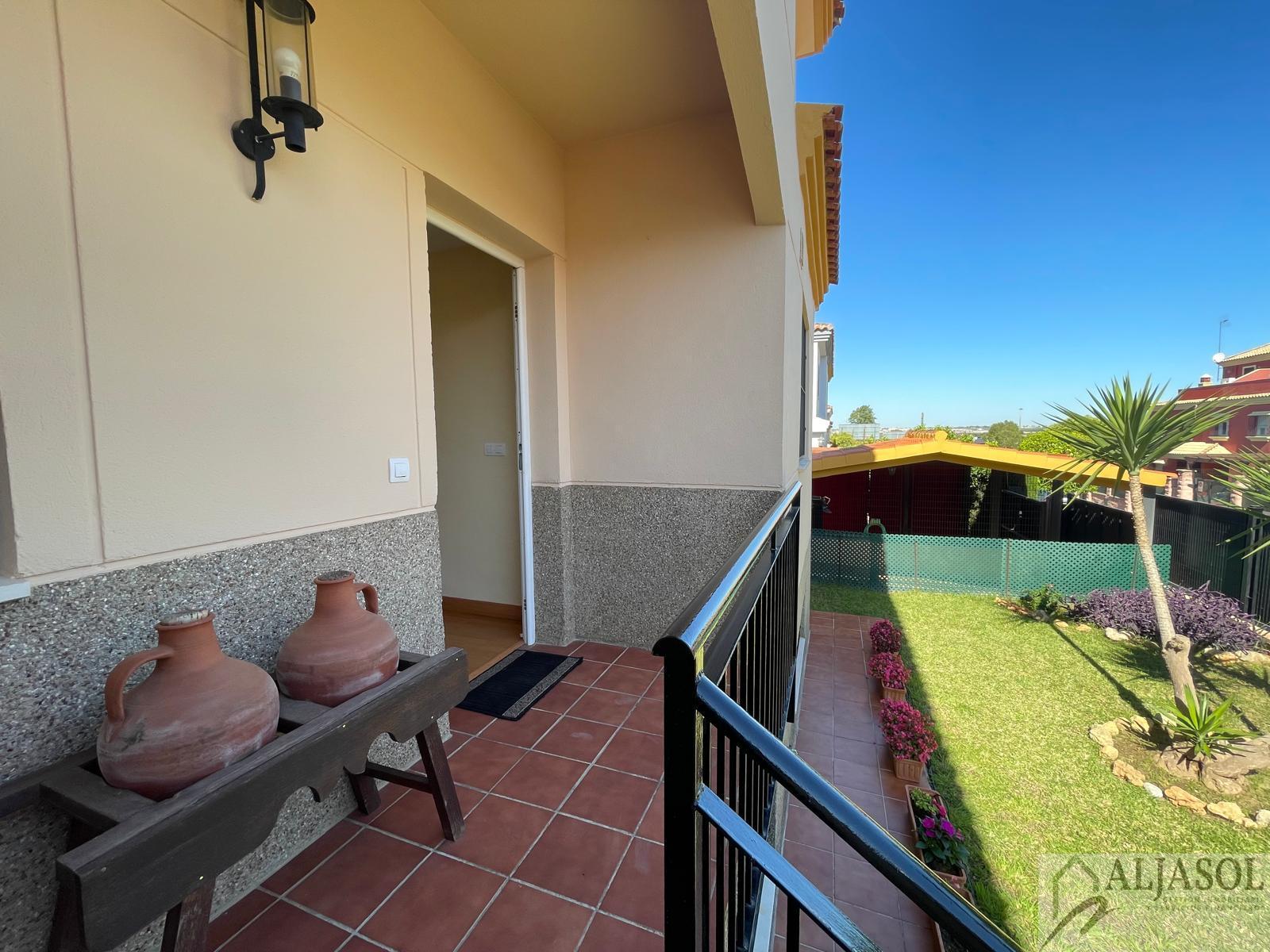 For sale of house in Gines