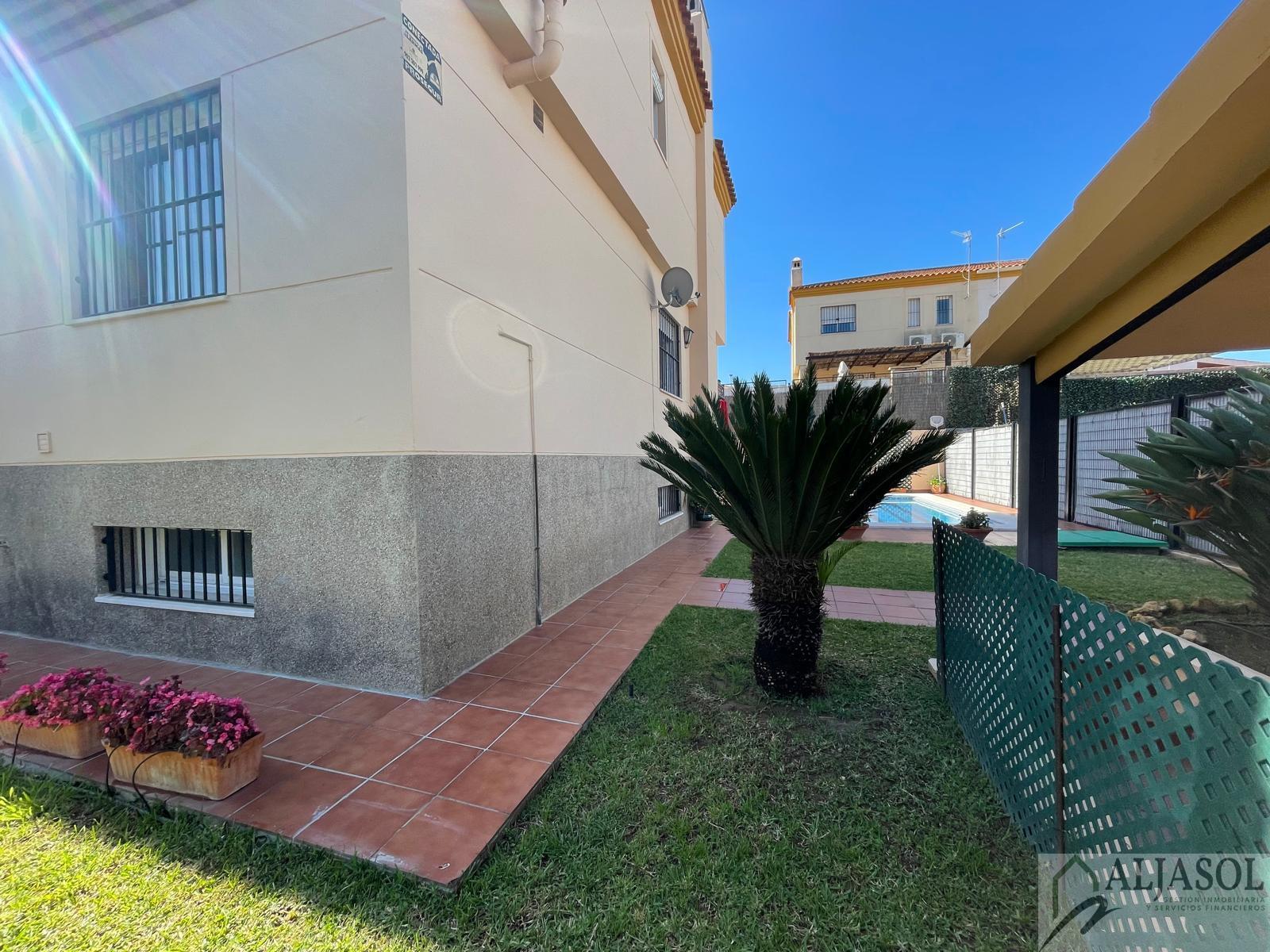 For sale of house in Gines