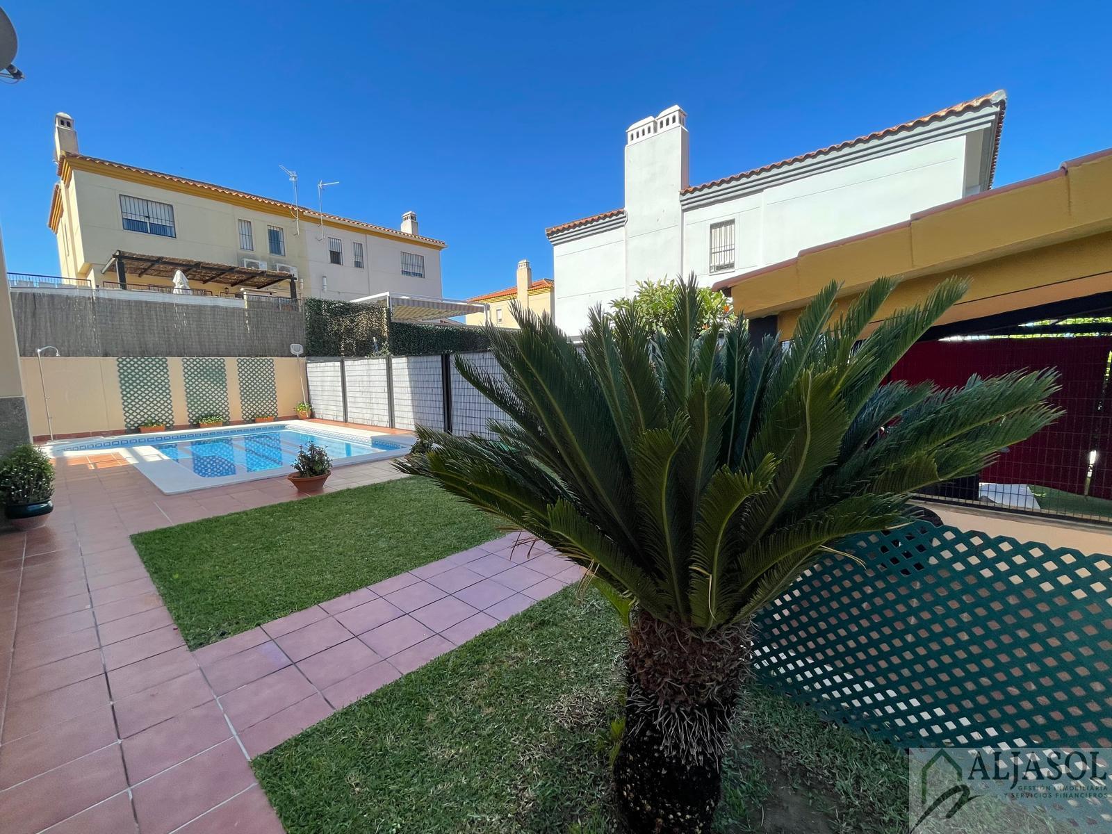 For sale of house in Gines