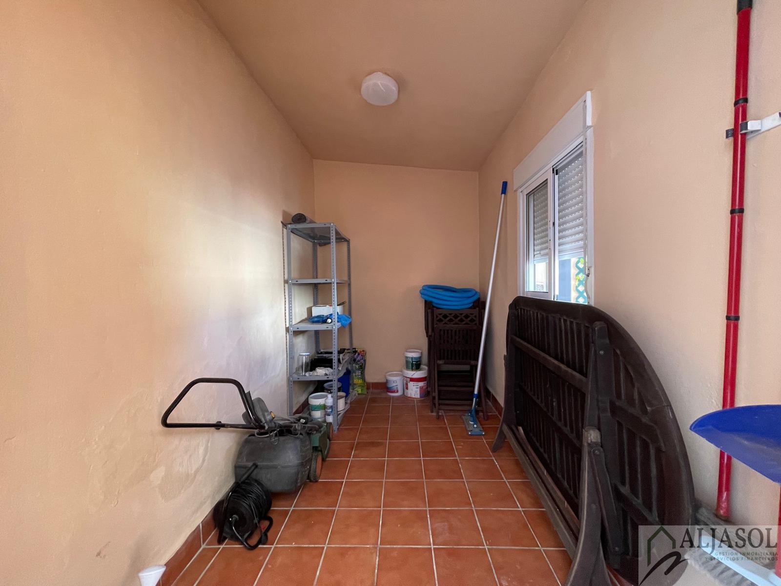 For sale of house in Gines