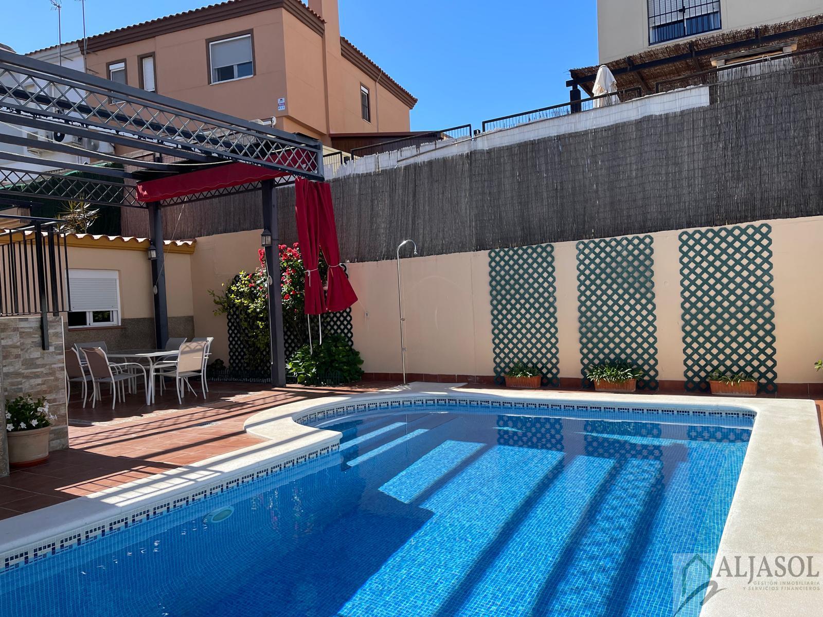 For sale of house in Gines