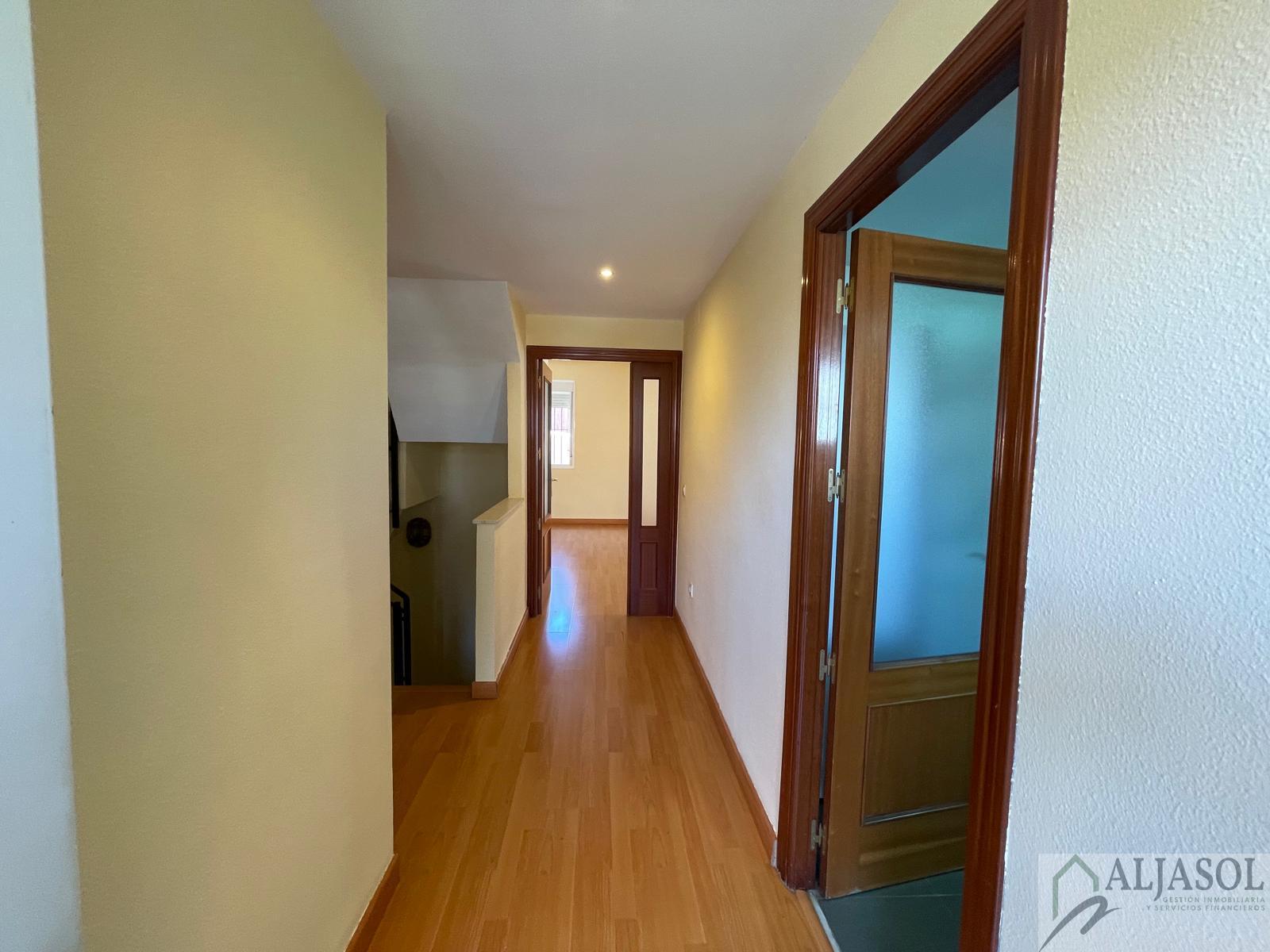 For sale of house in Gines