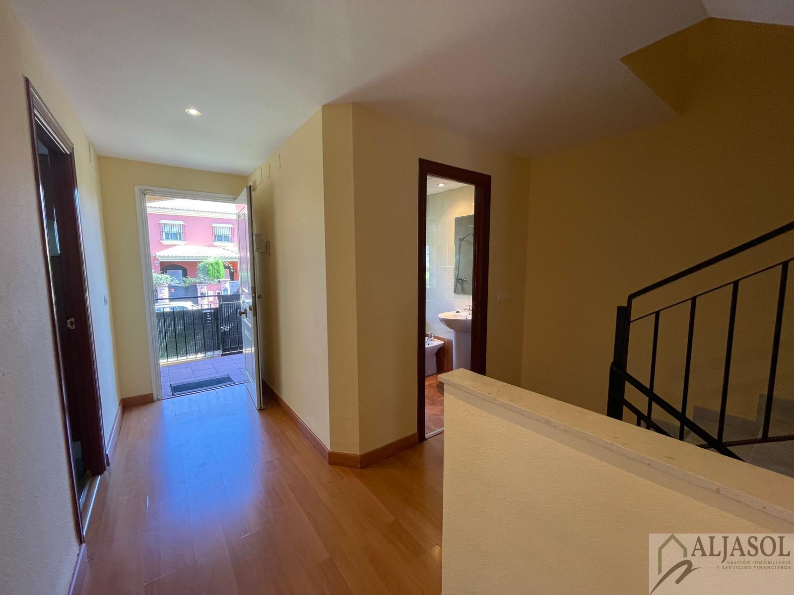 For sale of house in Gines