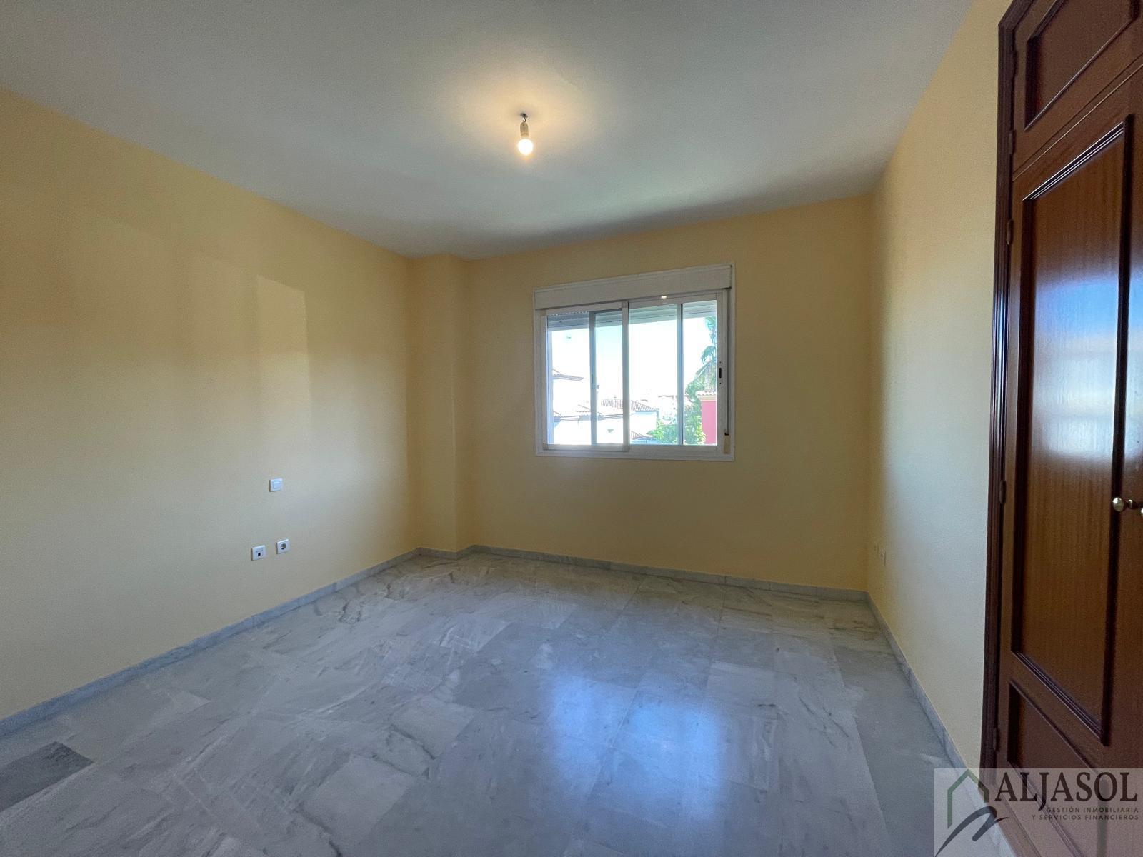 For sale of house in Gines