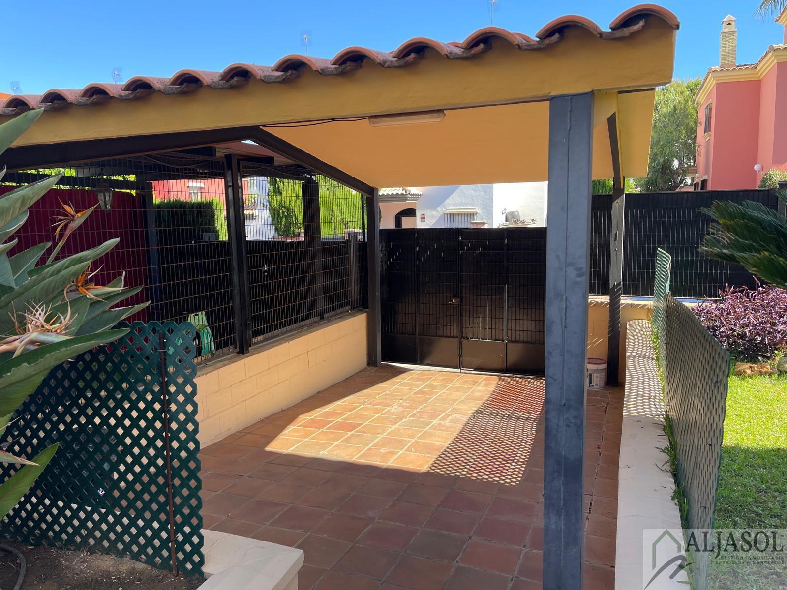 For sale of house in Gines