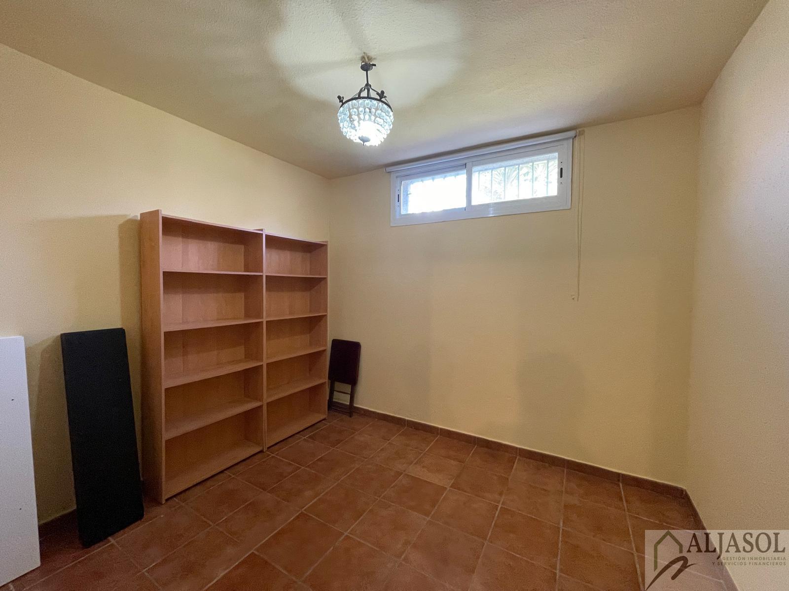 For sale of house in Gines