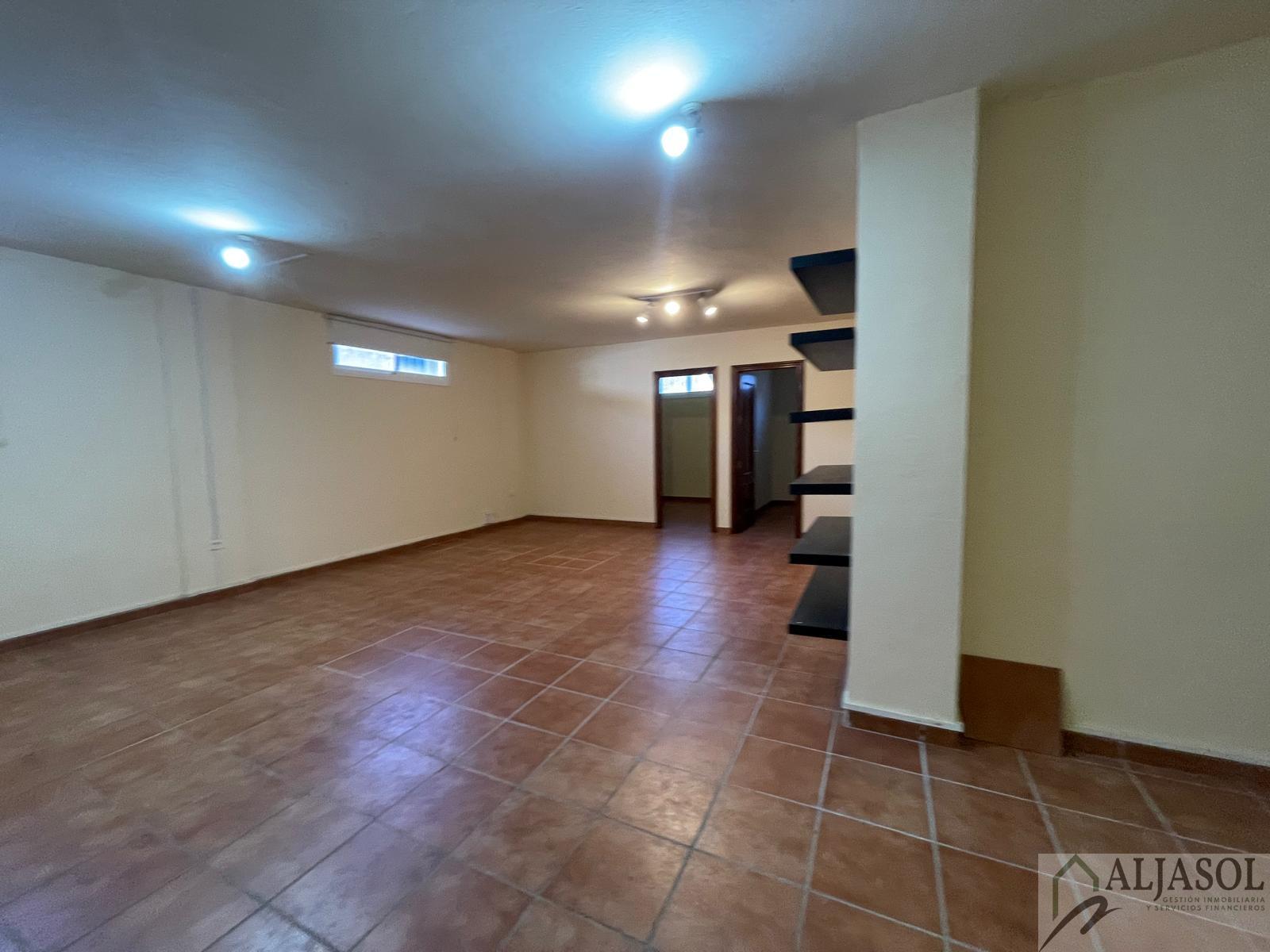 For sale of house in Gines