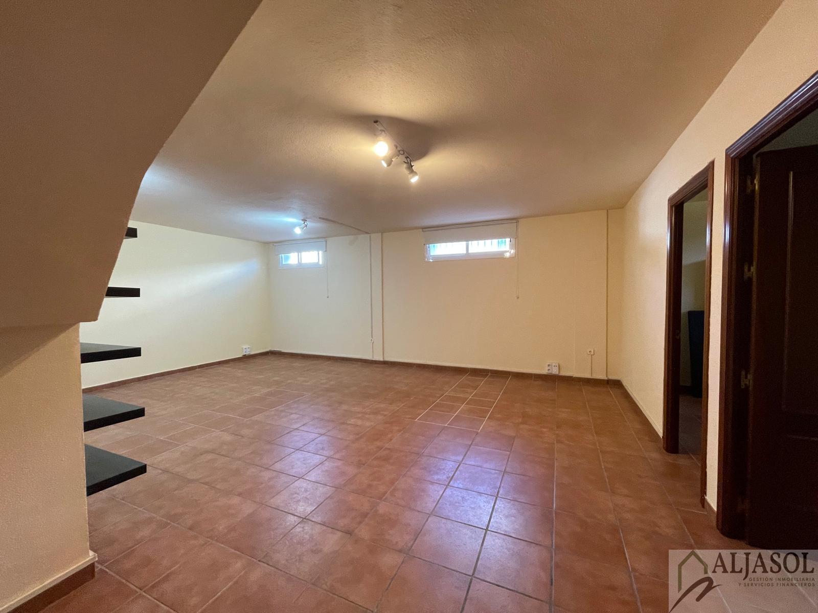 For sale of house in Gines