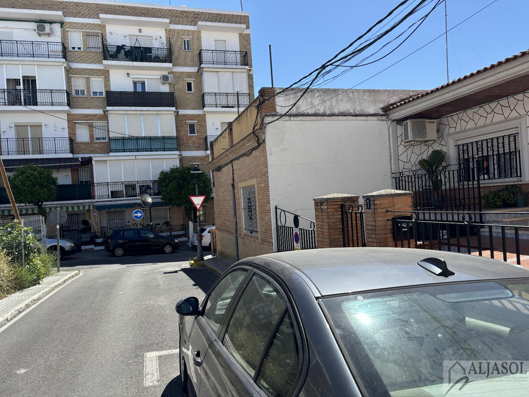 For sale of land in Castilleja de la Cuesta