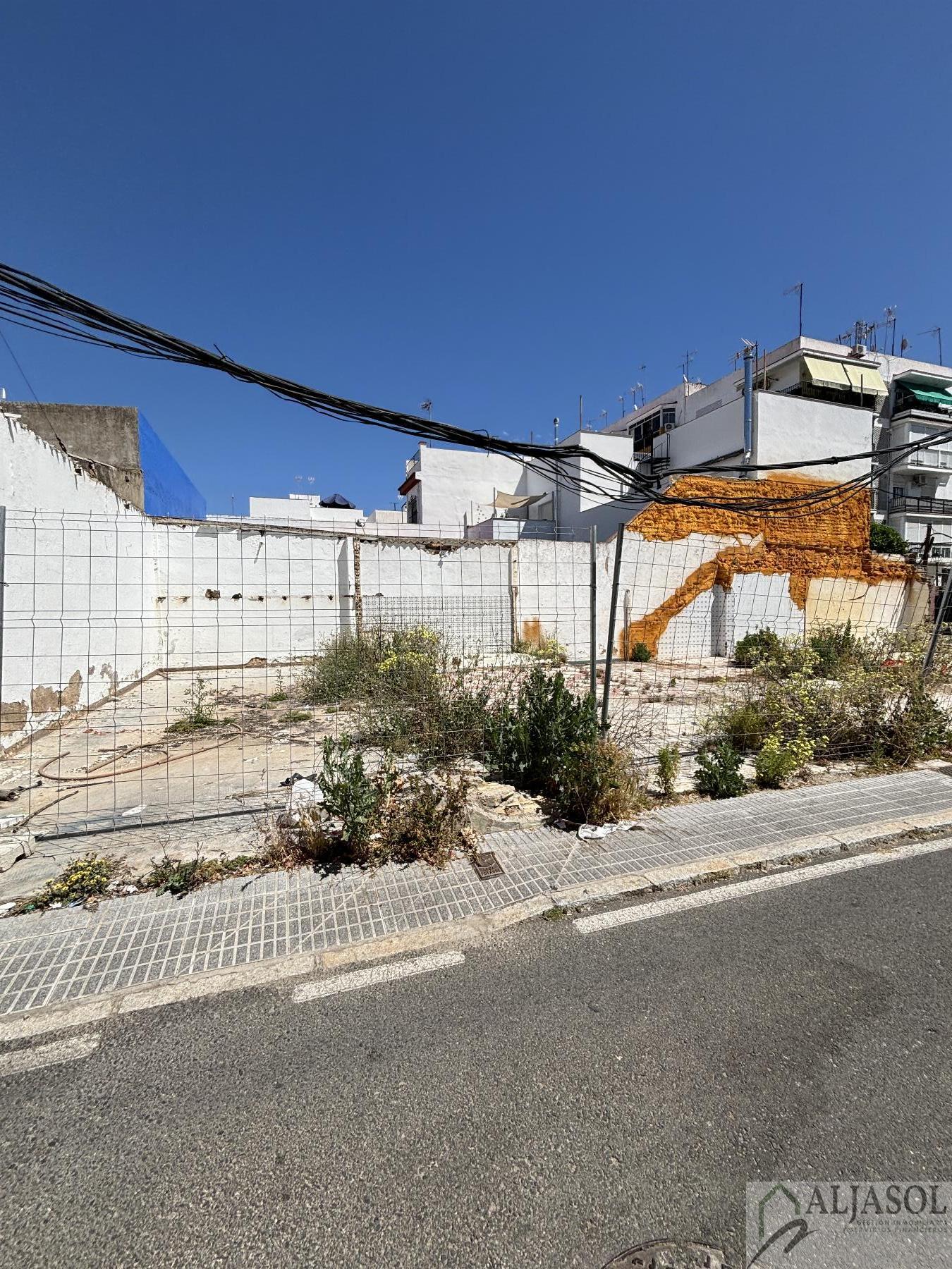 For sale of land in Castilleja de la Cuesta