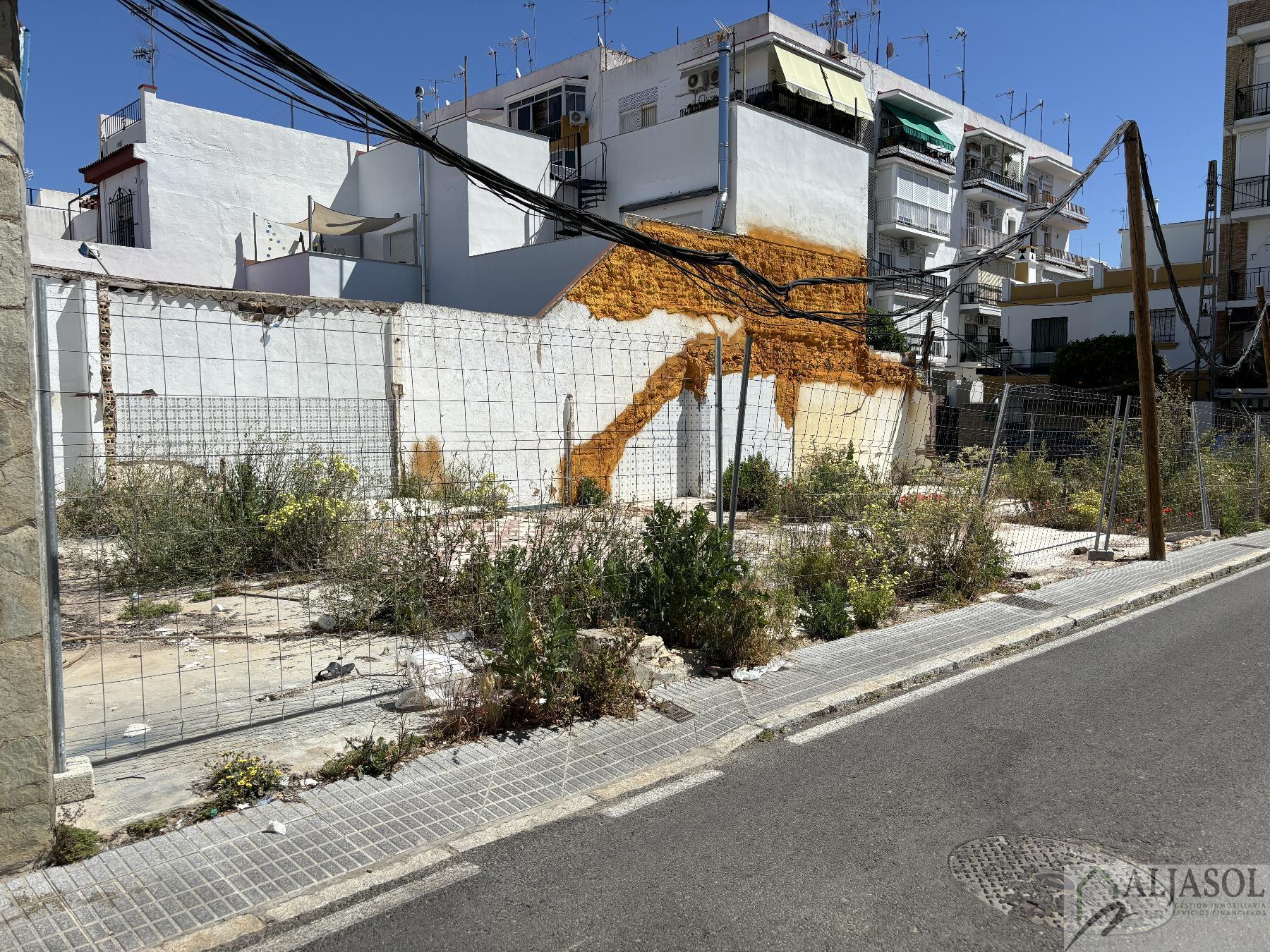 For sale of land in Castilleja de la Cuesta