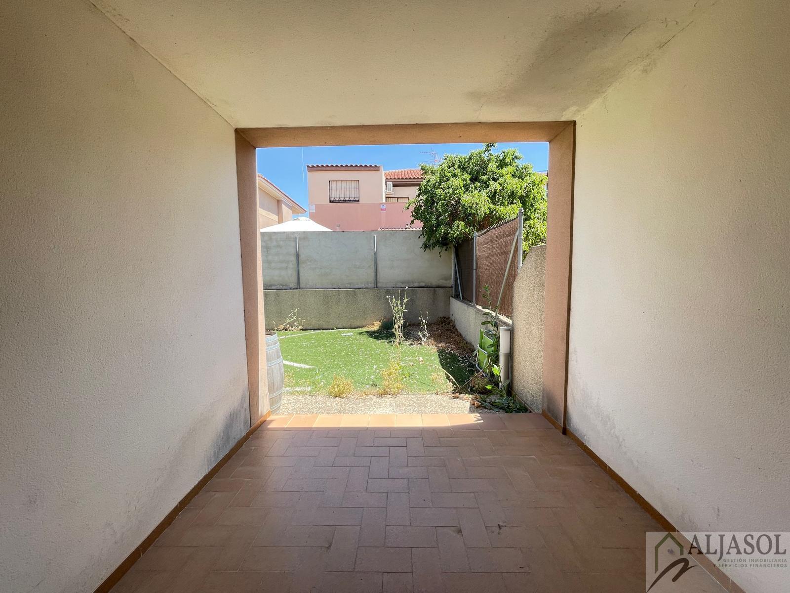 For sale of house in Almensilla