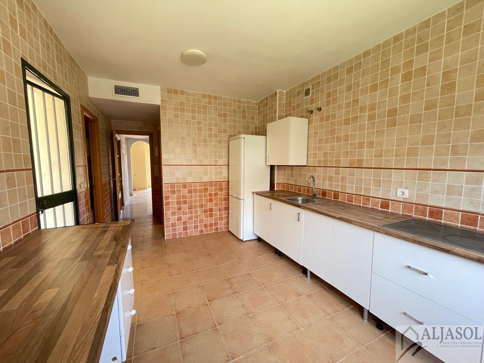 For sale of house in Almensilla