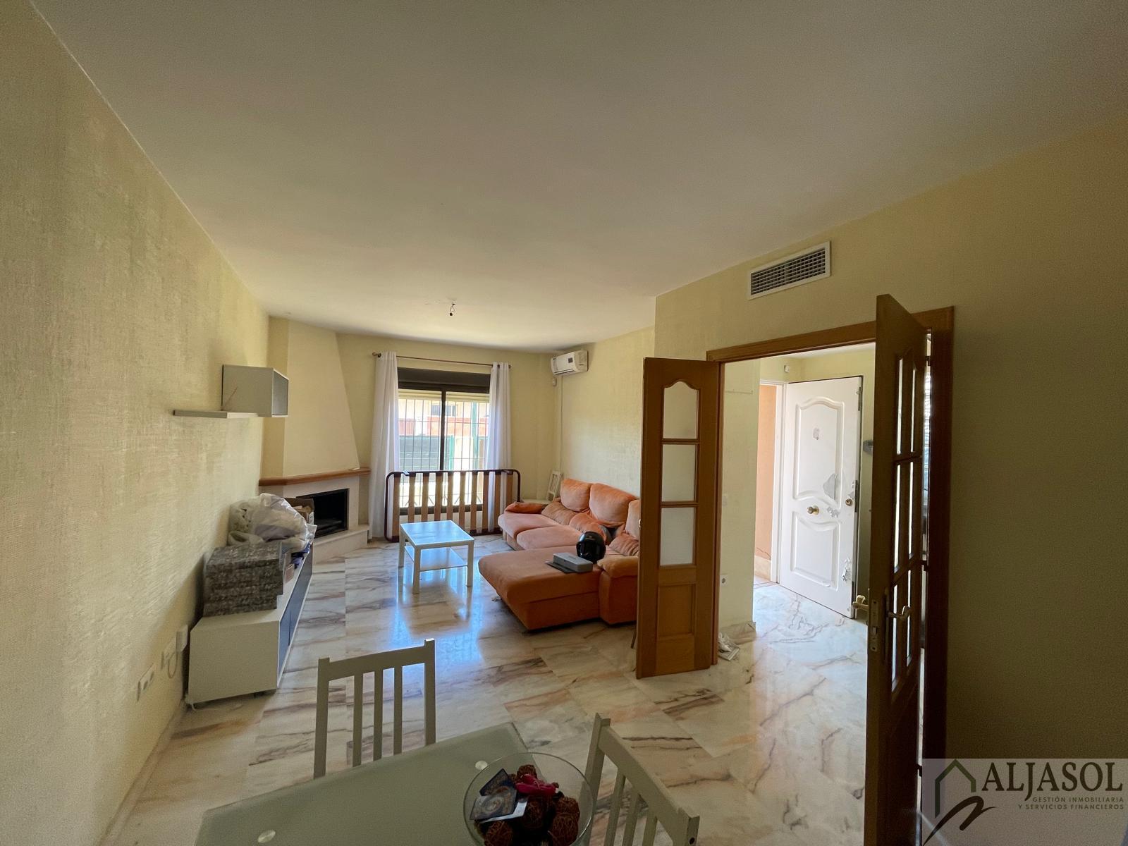 For sale of house in Almensilla