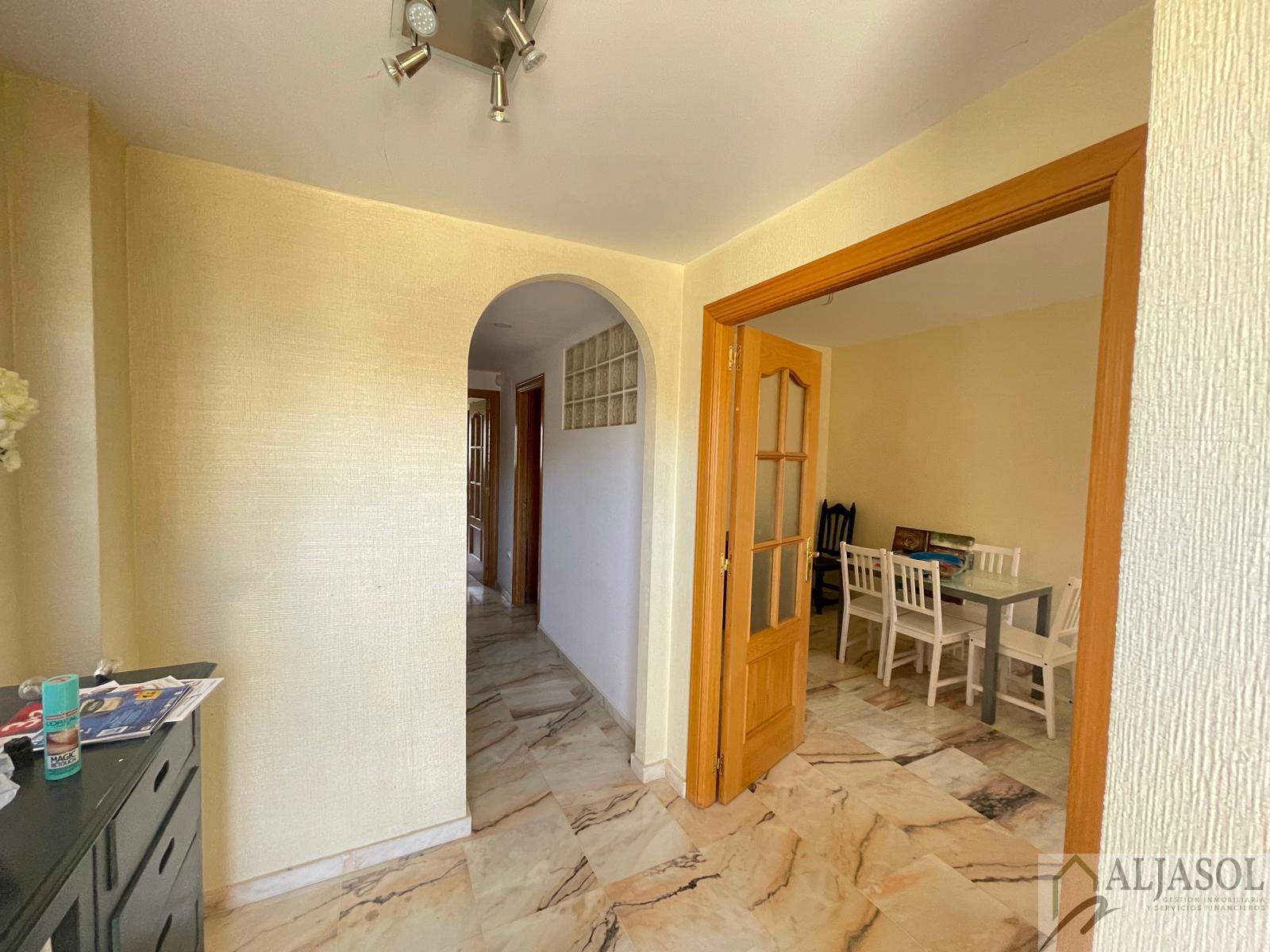 For sale of house in Almensilla