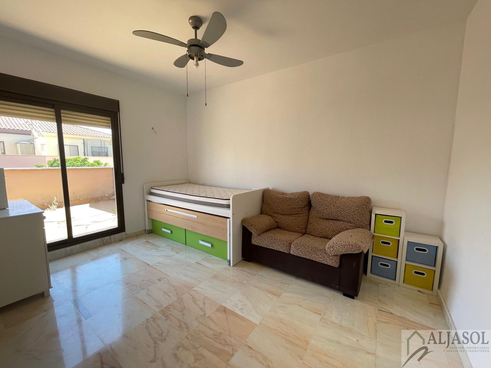 For sale of house in Almensilla
