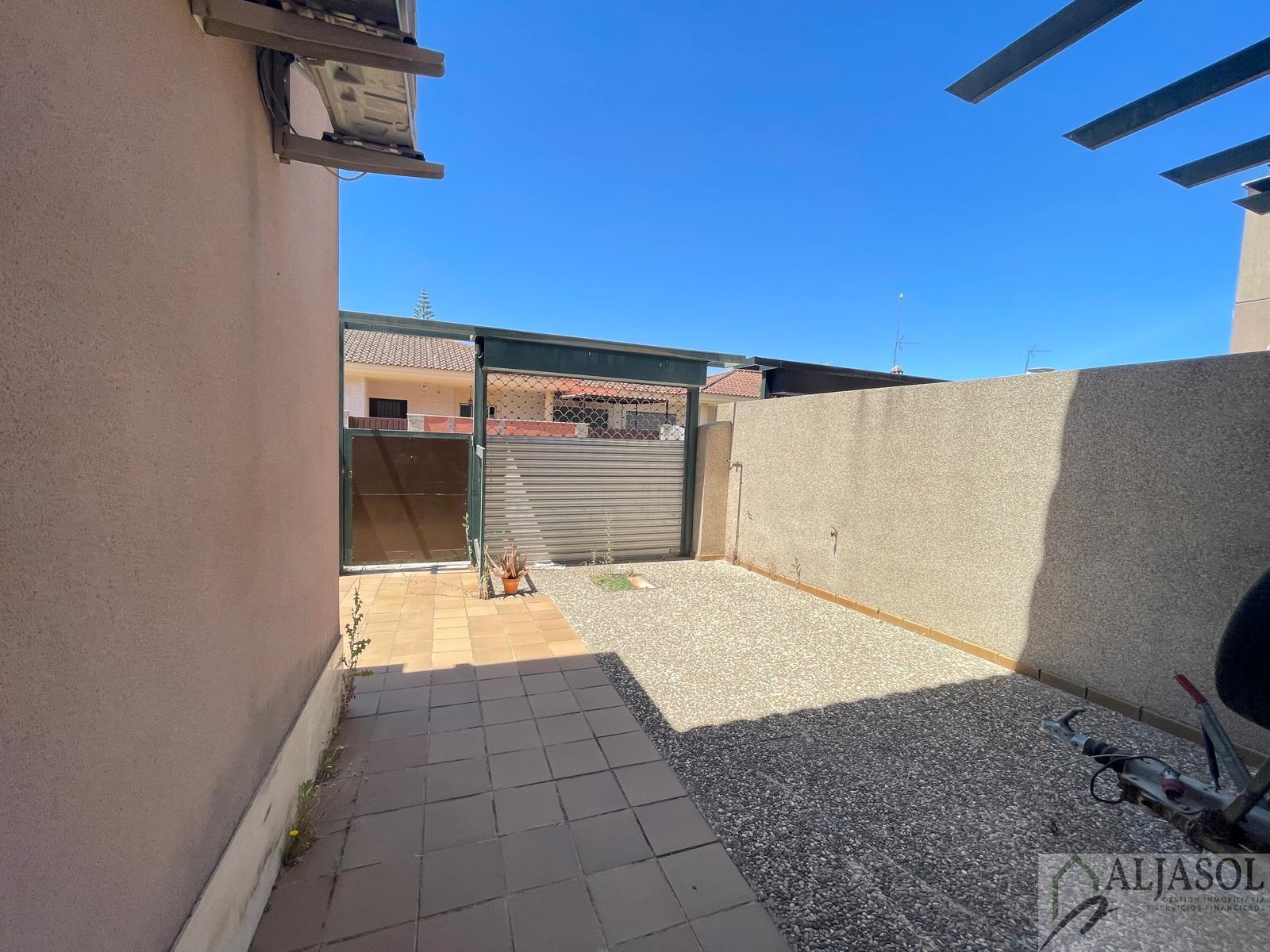 For sale of house in Almensilla