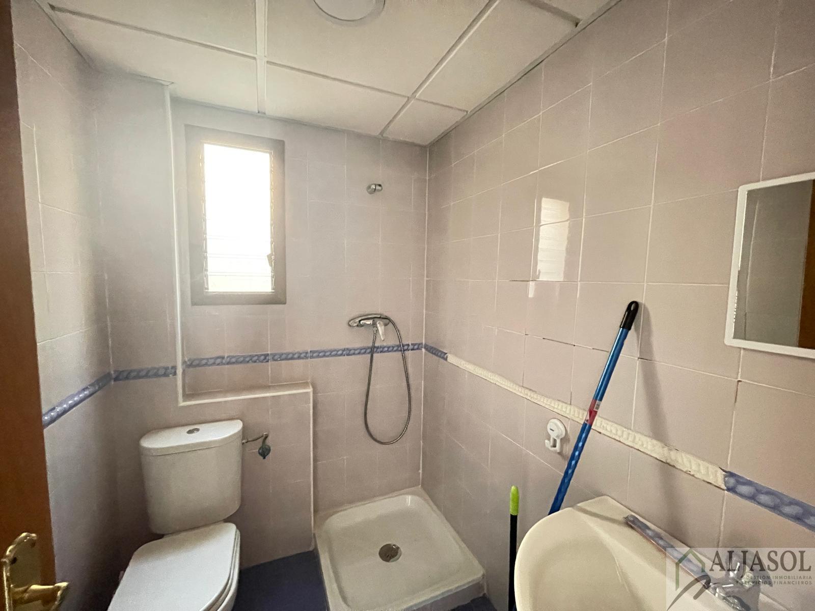 For sale of house in Almensilla