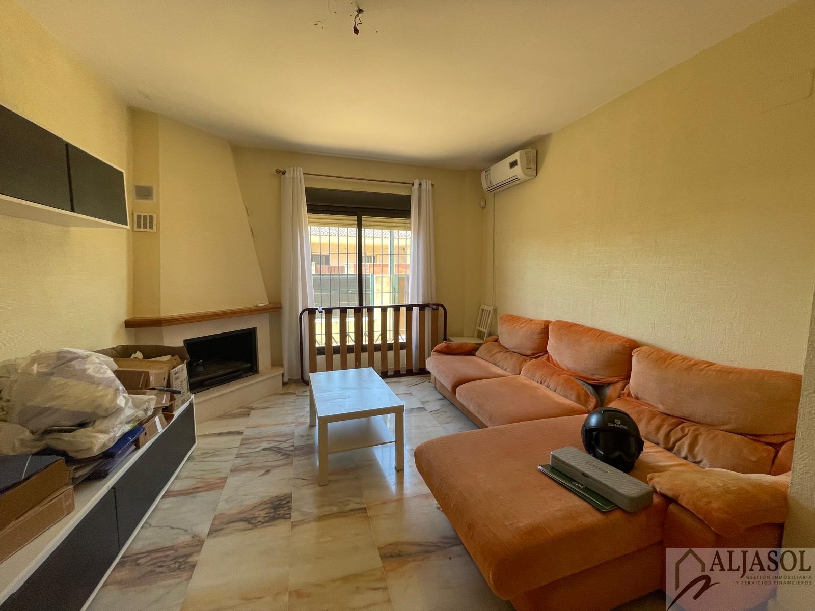 For sale of house in Almensilla