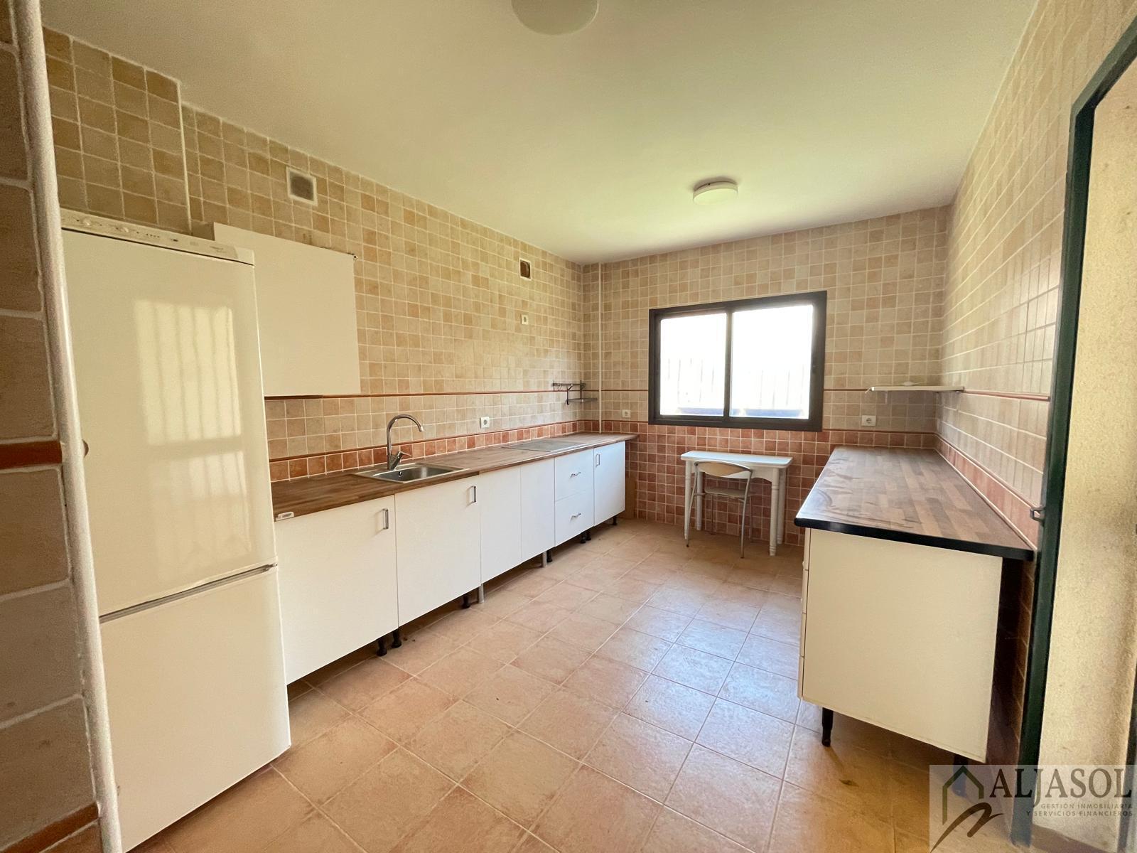 For sale of house in Almensilla