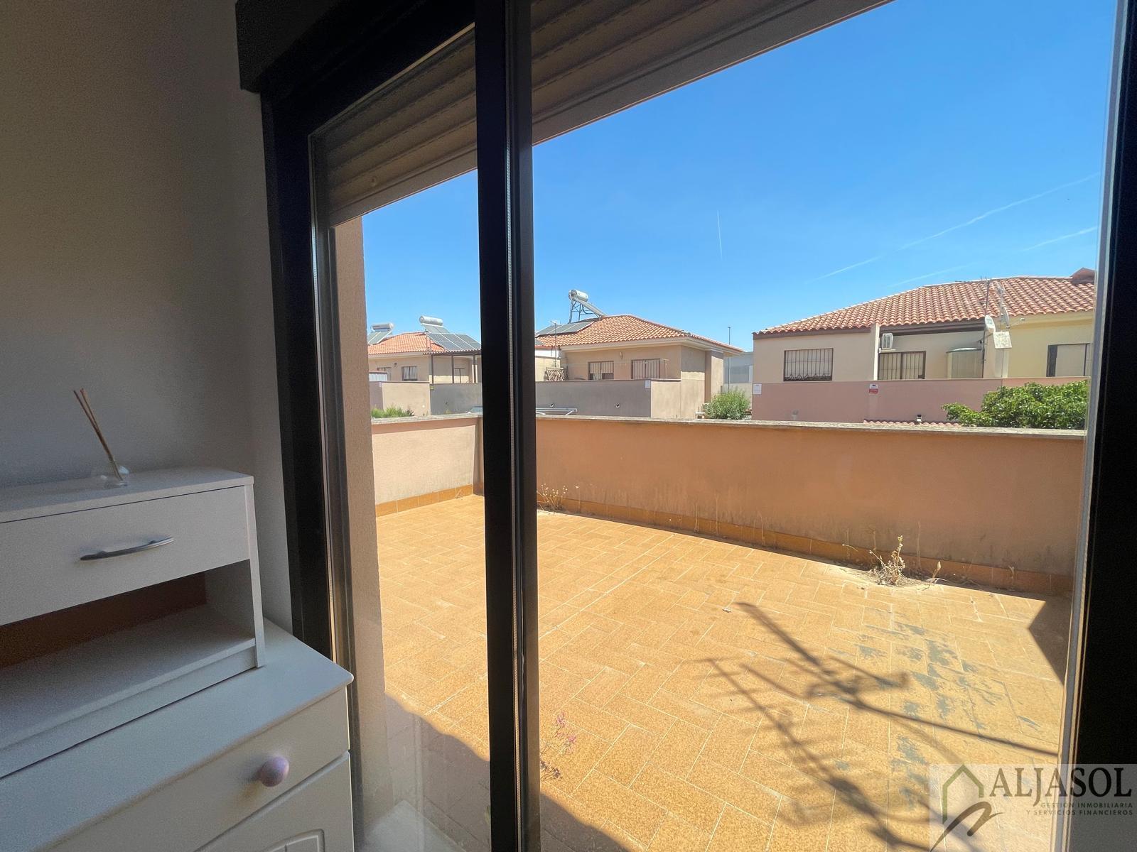 For sale of house in Almensilla
