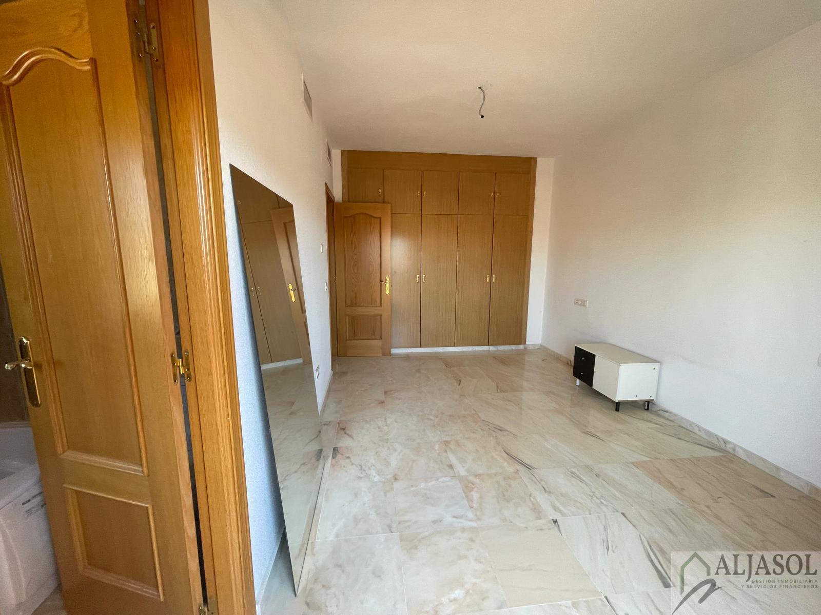 For sale of house in Almensilla