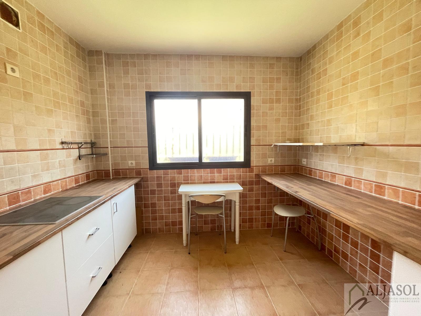 For sale of house in Almensilla