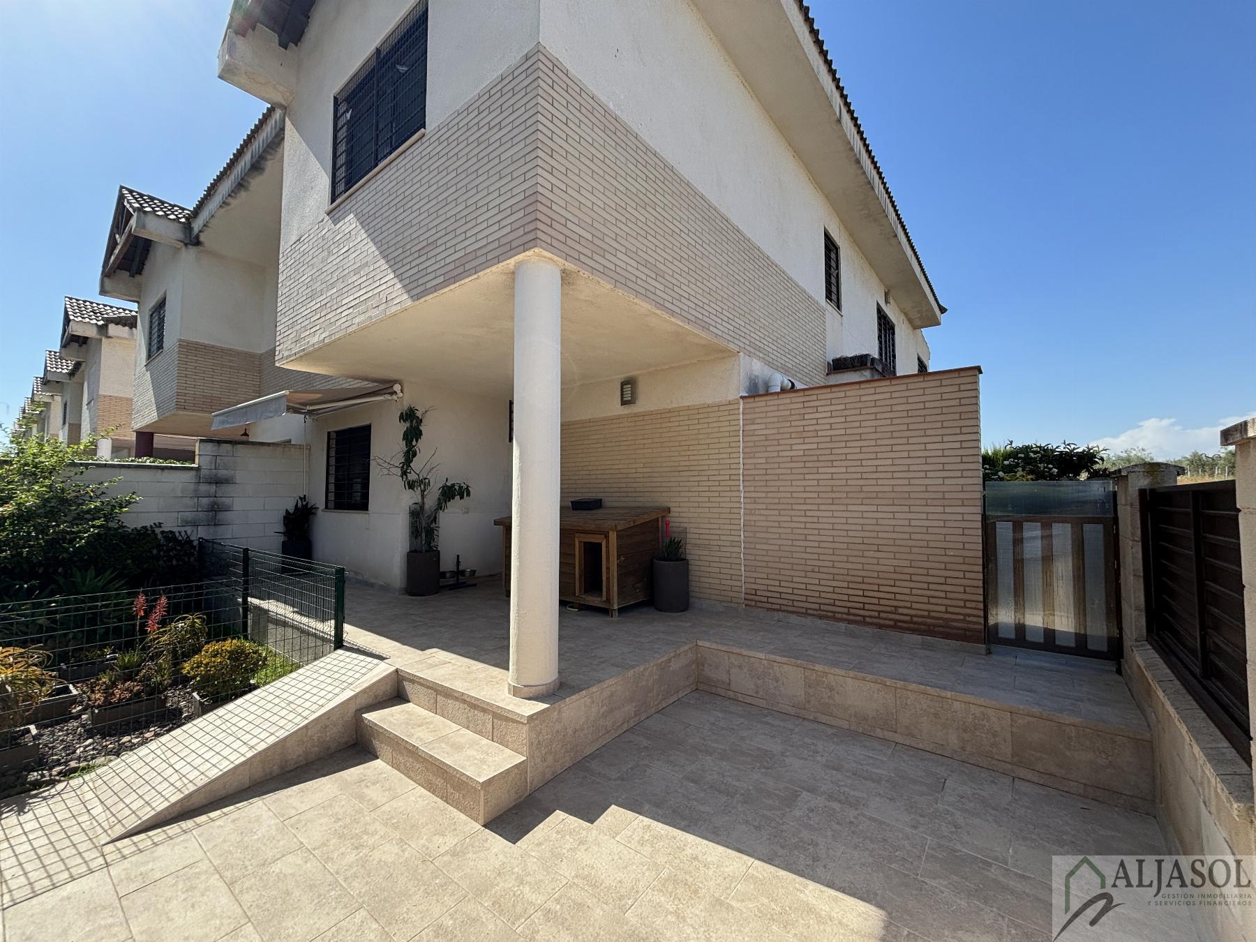 For sale of house in Espartinas