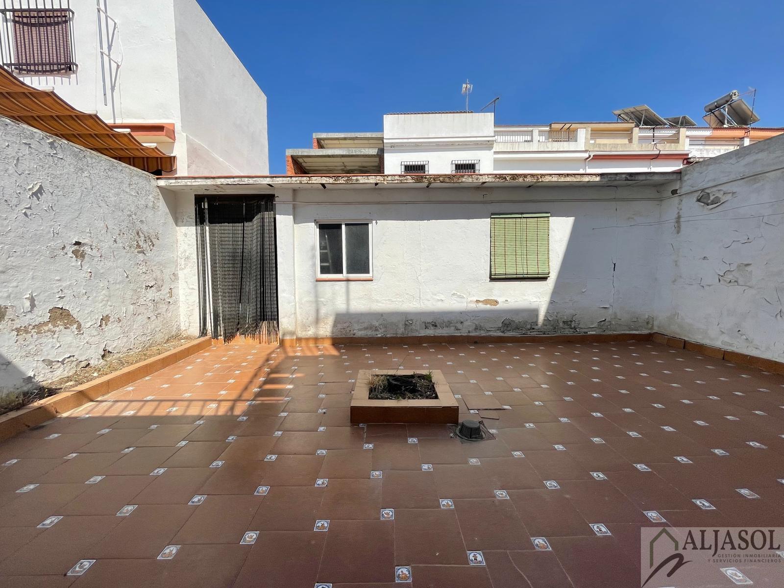 For sale of house in Salteras