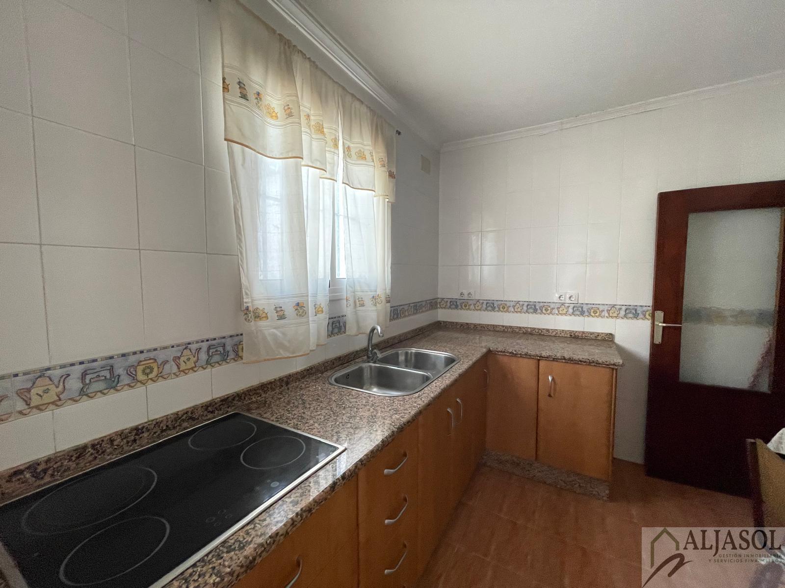 For sale of house in Salteras